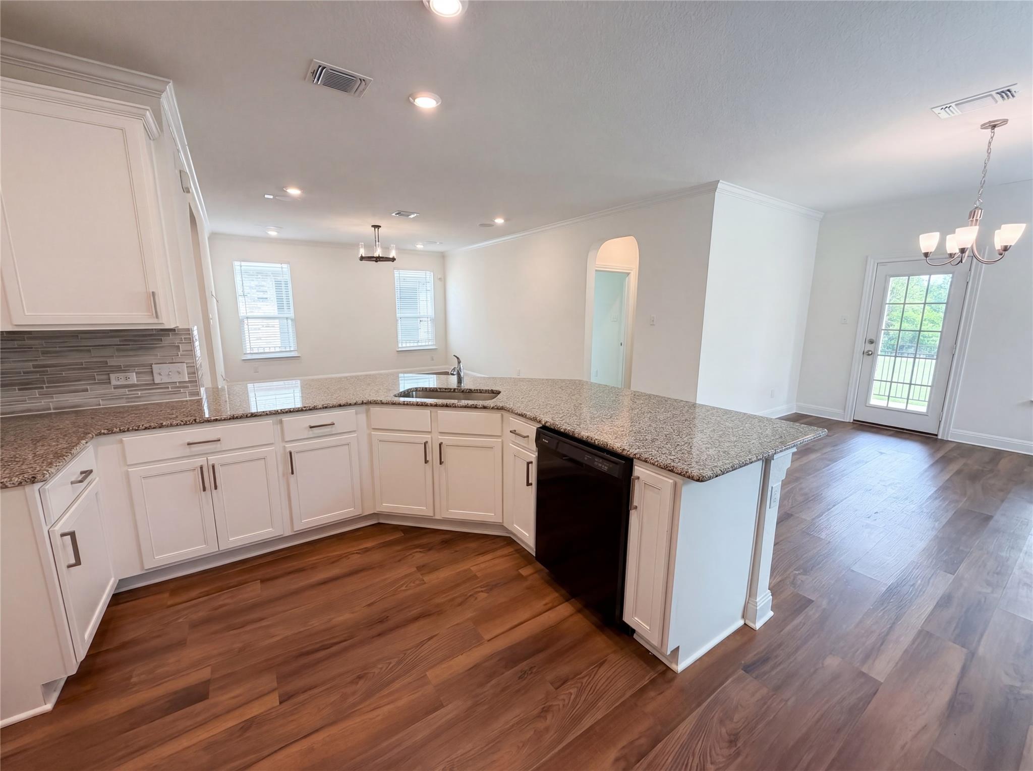 401 Fort William St # 33, Hutto, TX 78634