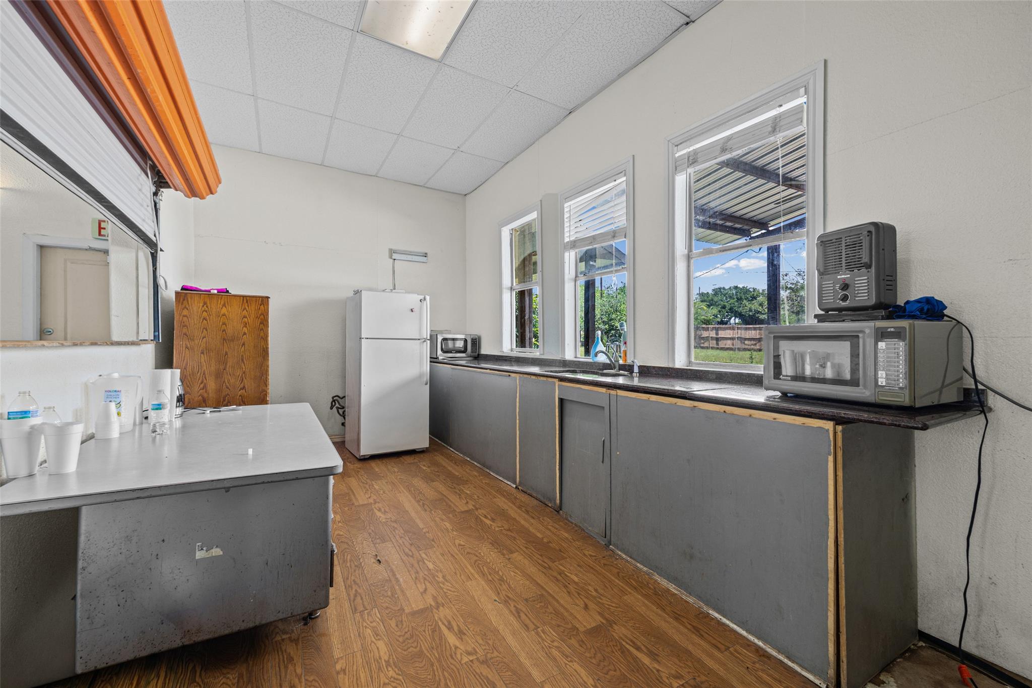 6950 Us Highway 183 S, Austin, TX 78744