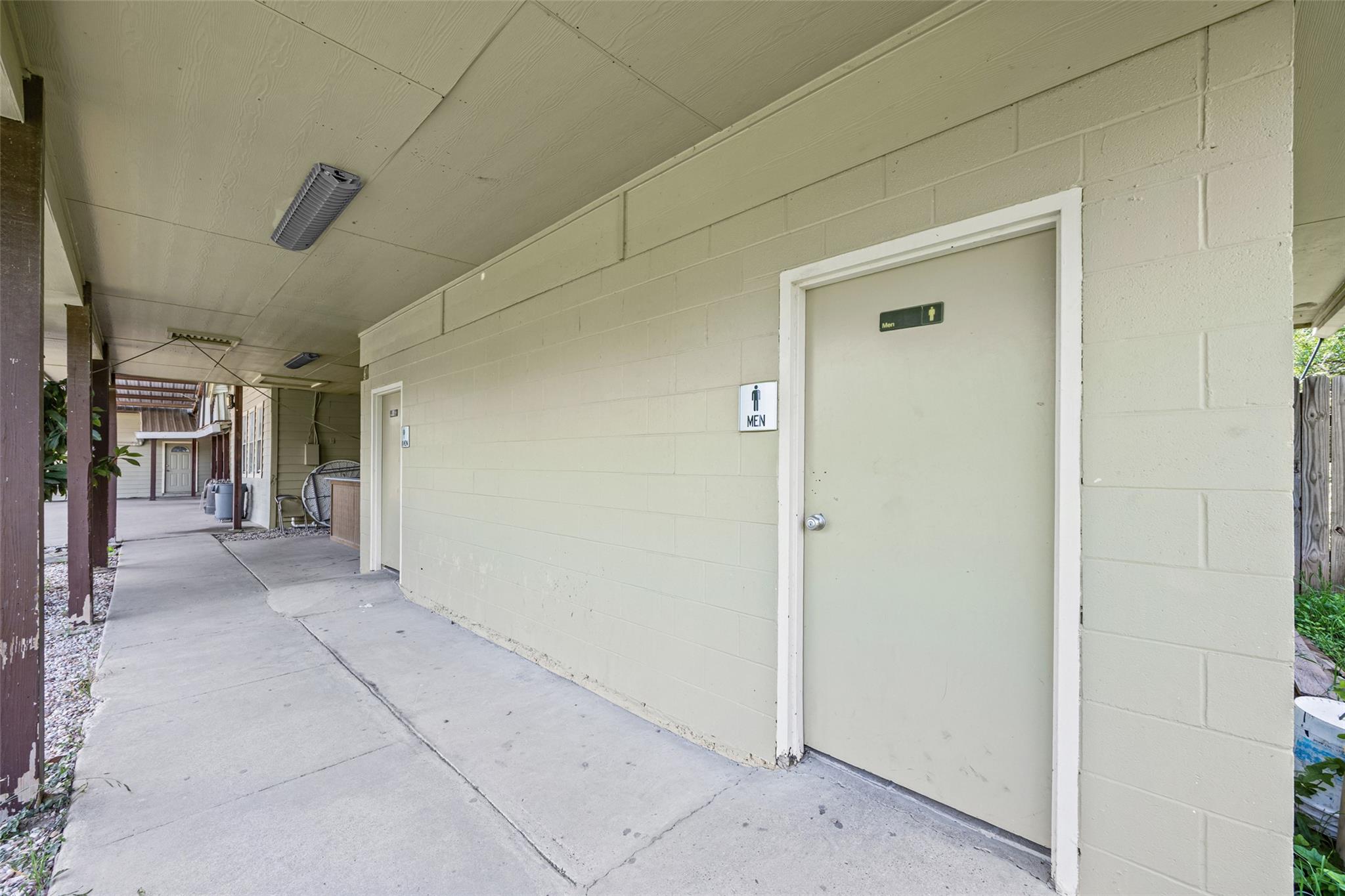 6950 Us Highway 183 S, Austin, TX 78744
