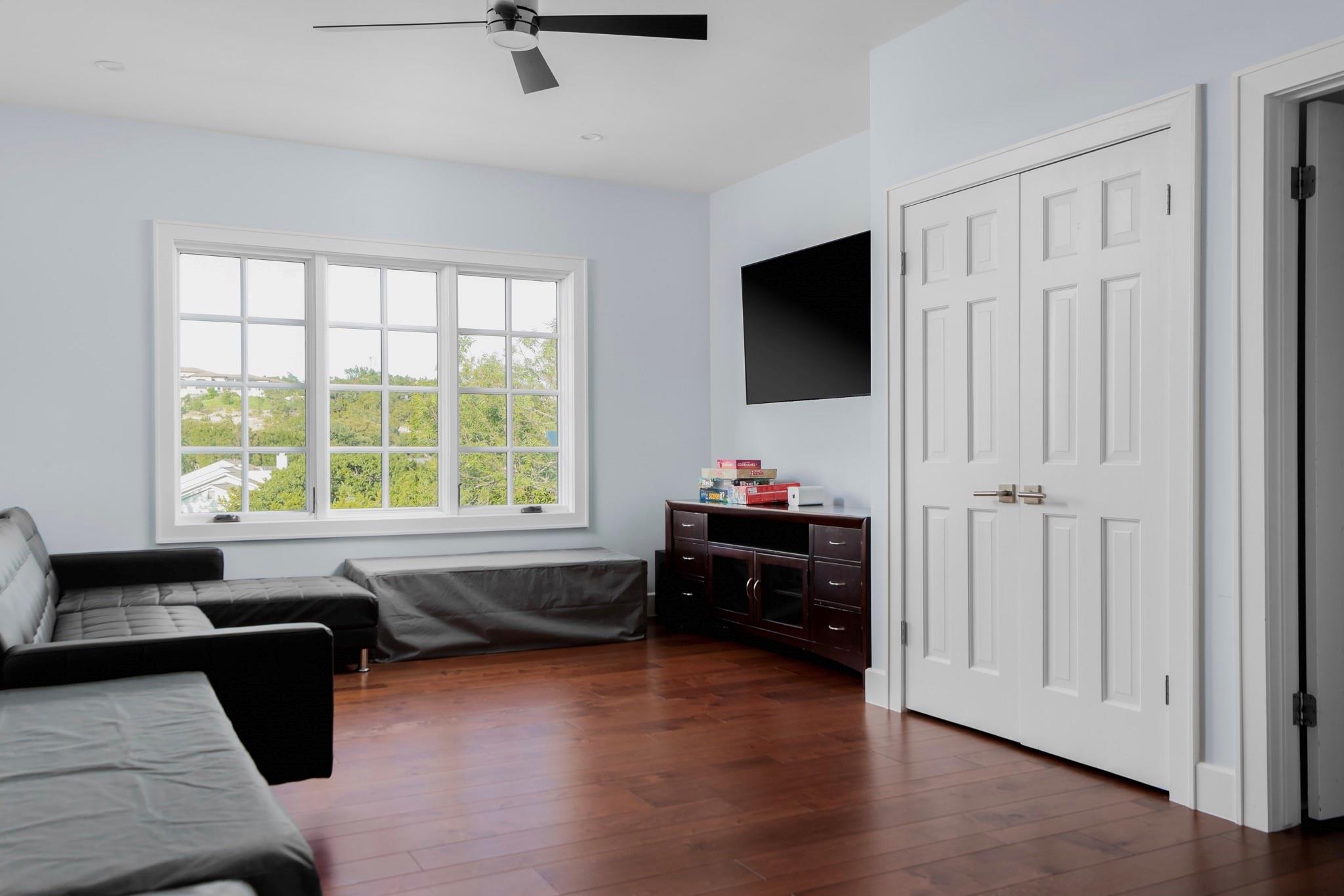 21 Cousteau Ln, Austin, TX 78746