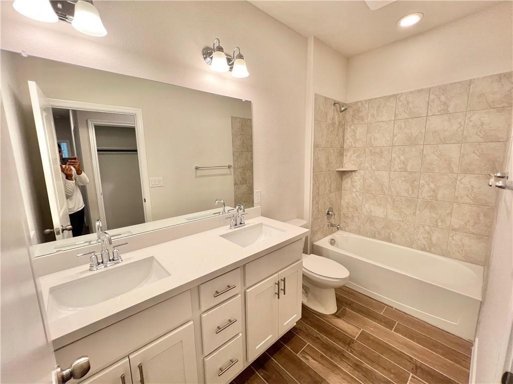 168 Andesite Trl, Liberty Hill, TX 78642