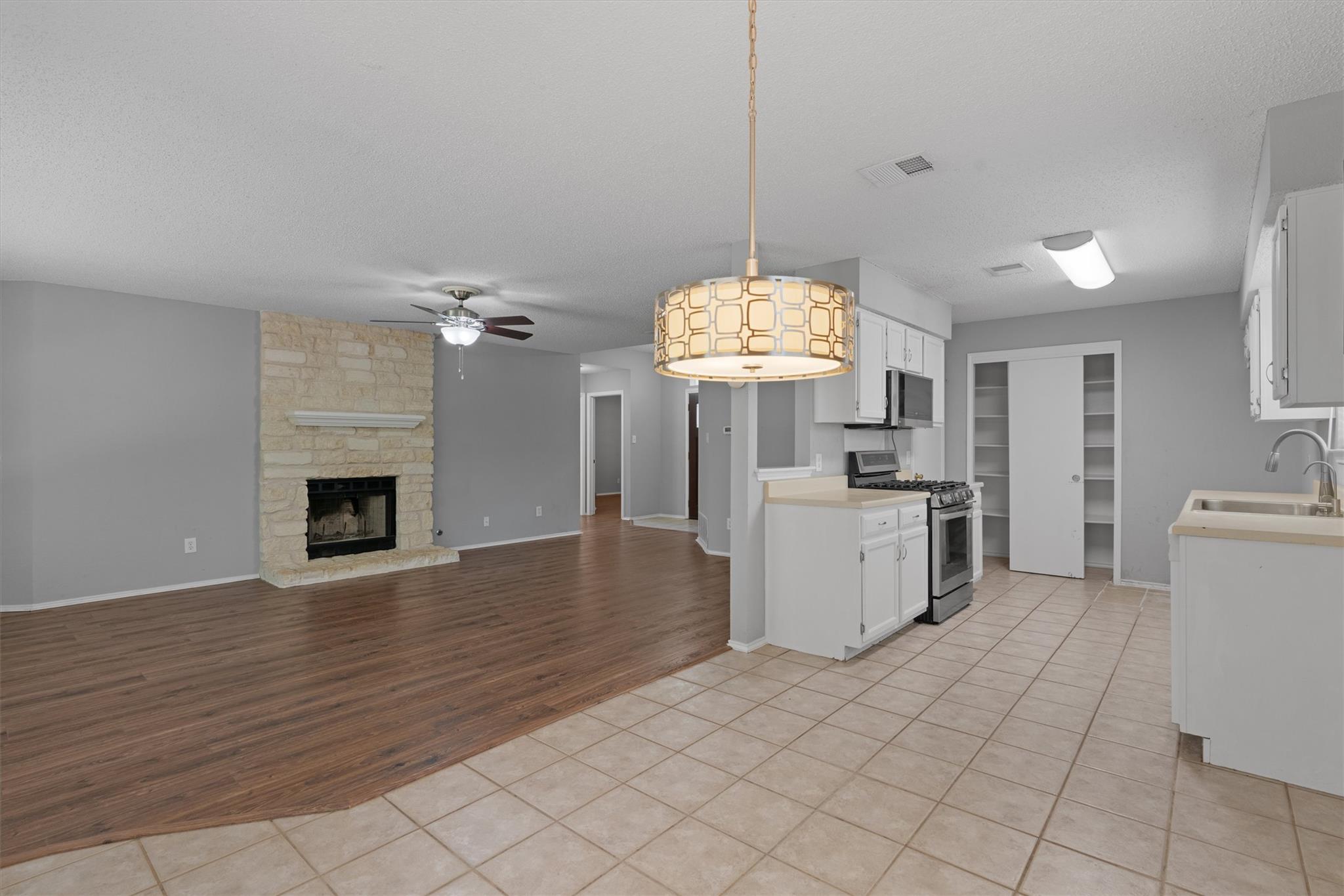 913 Dover Pass, Cedar Park, TX 78613