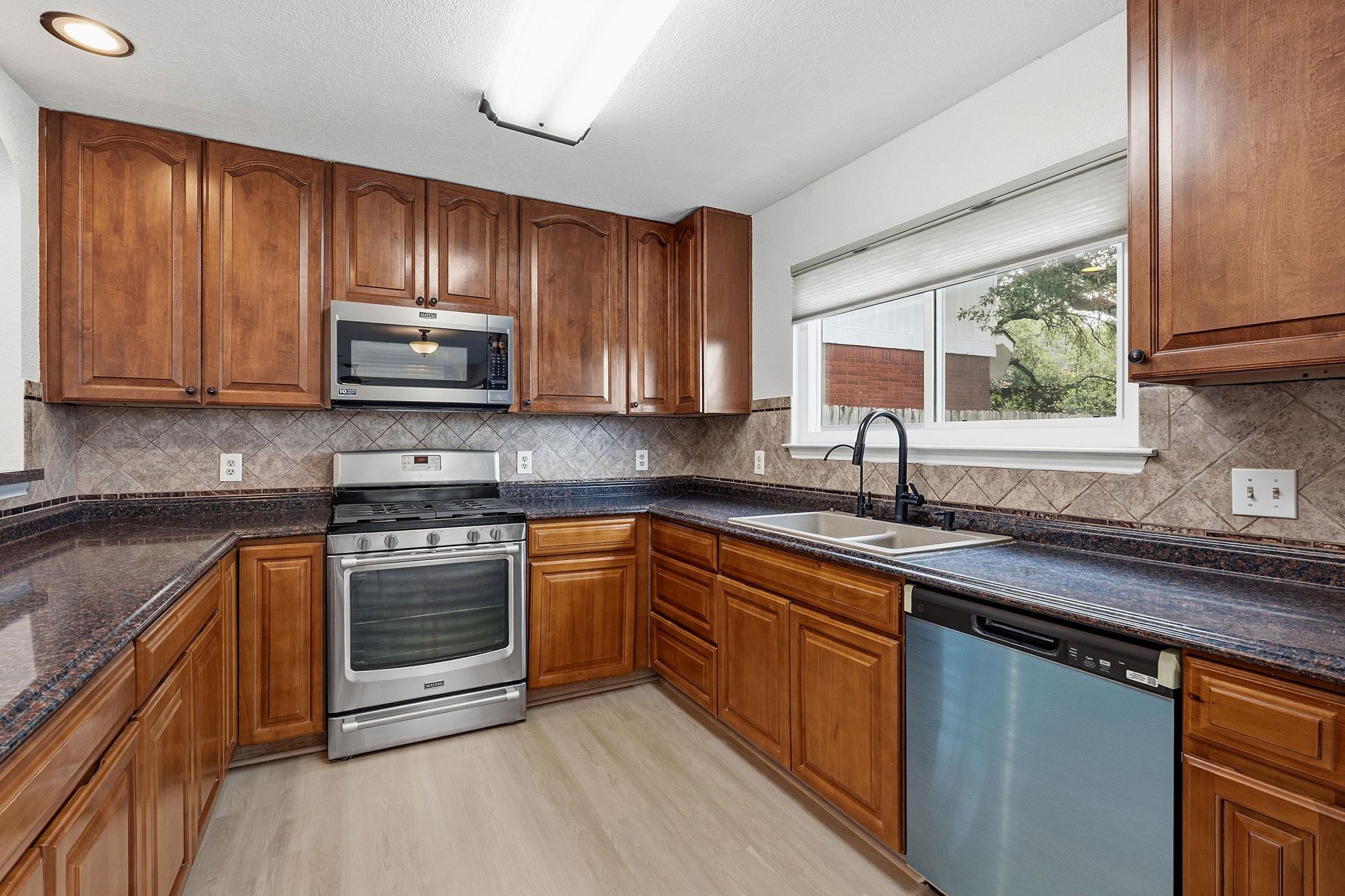 1201 Deer Grove Dr, Cedar Park, TX 78613