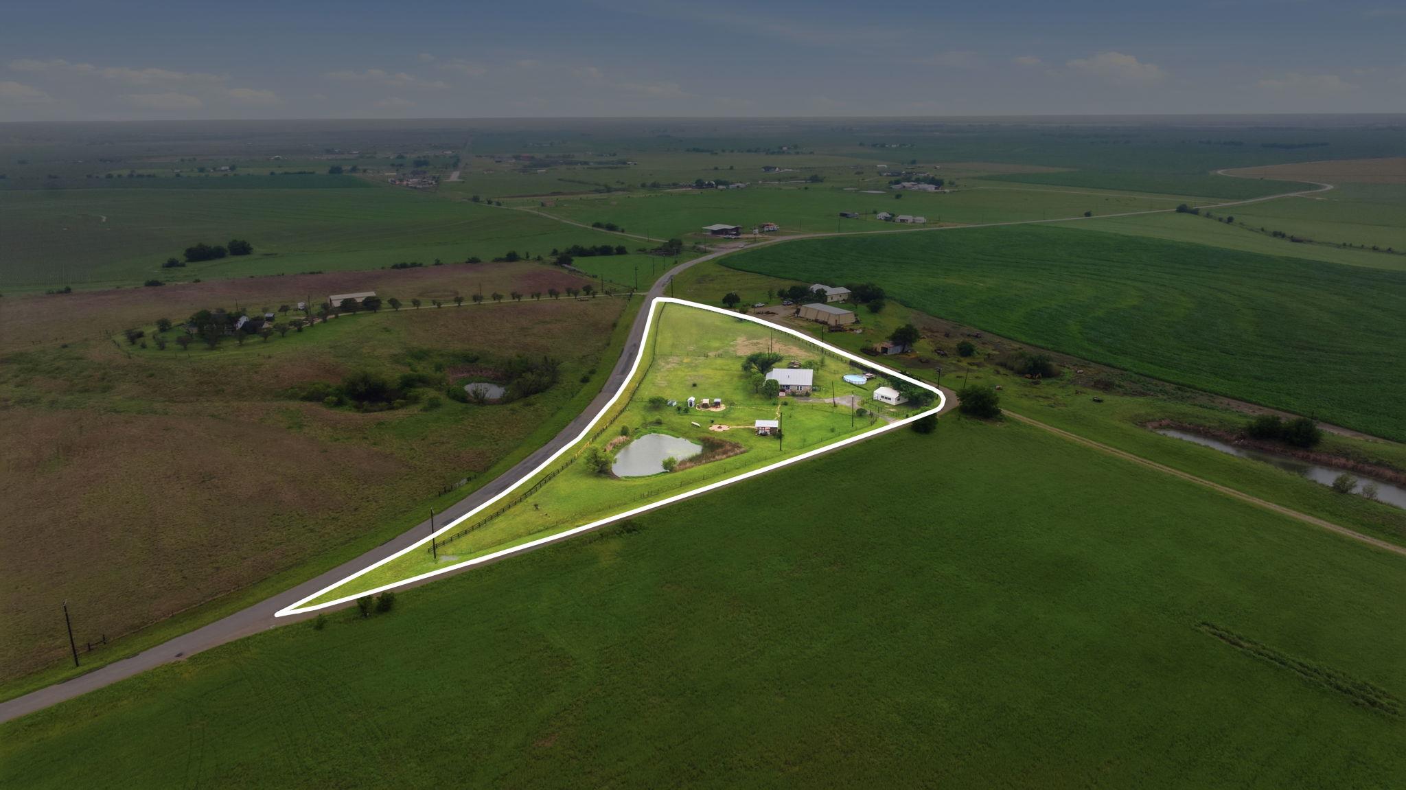 1000 County Road 458, Coupland, TX 78615