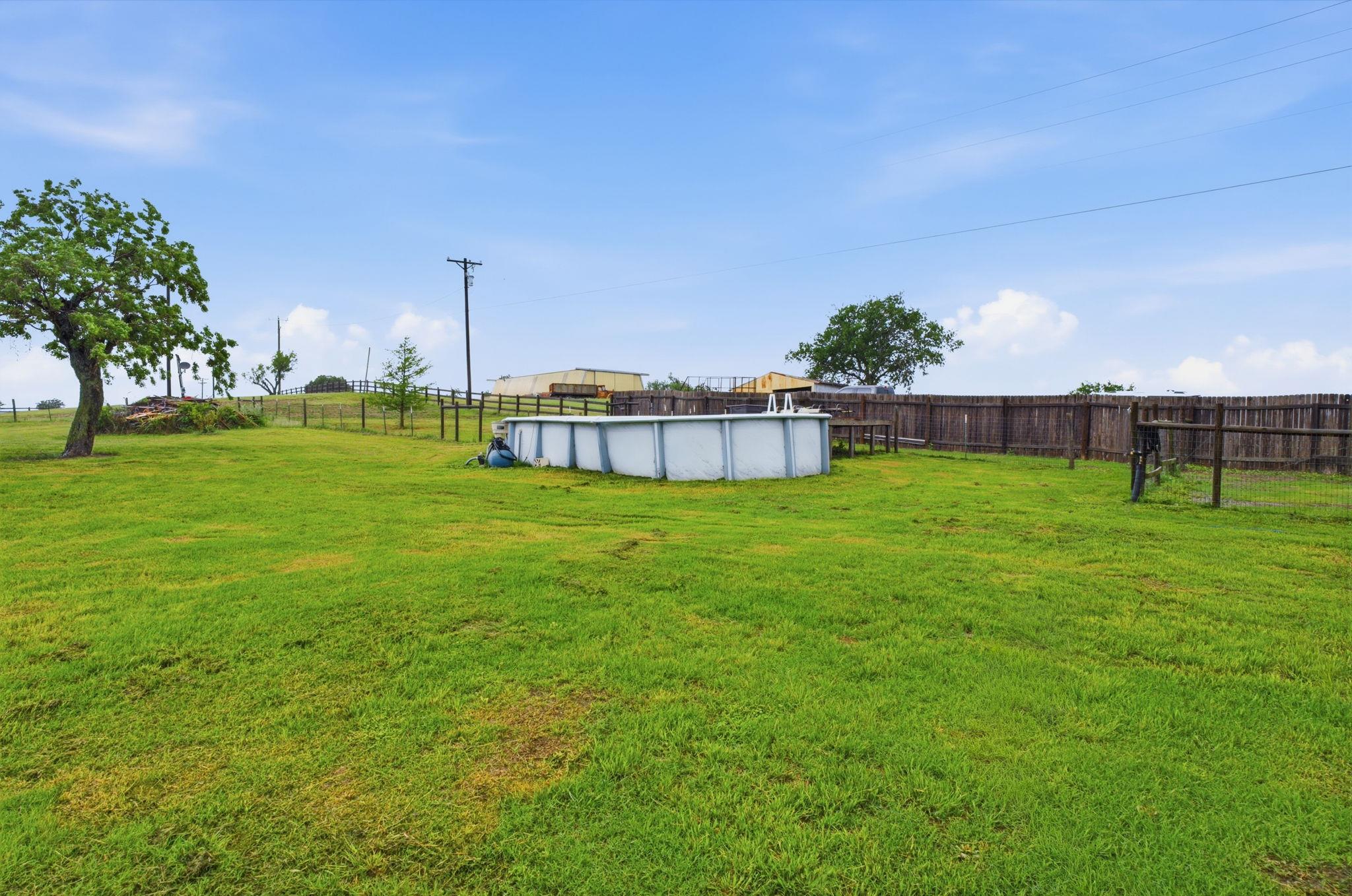 1000 County Road 458, Coupland, TX 78615