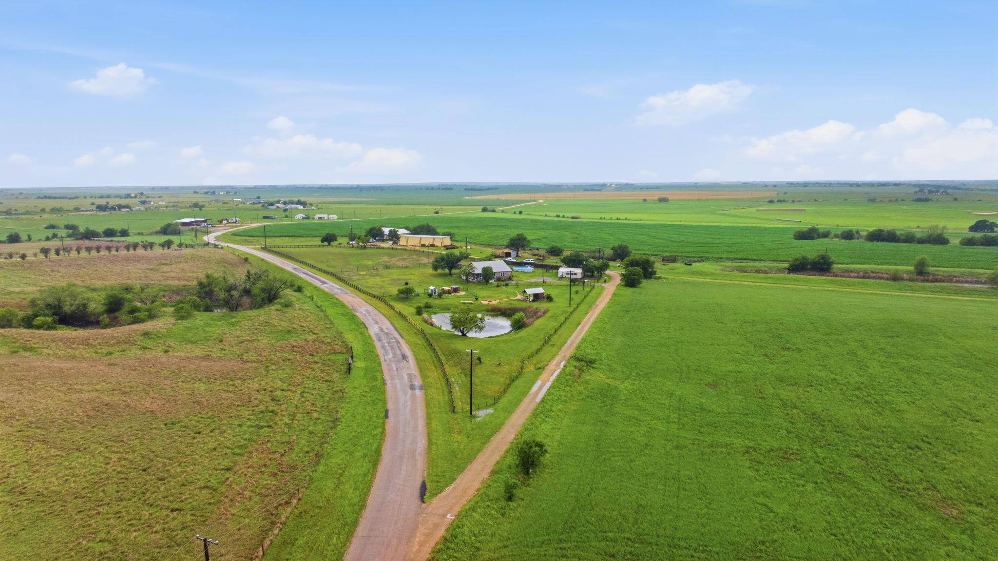 1000 County Road 458, Coupland, TX 78615