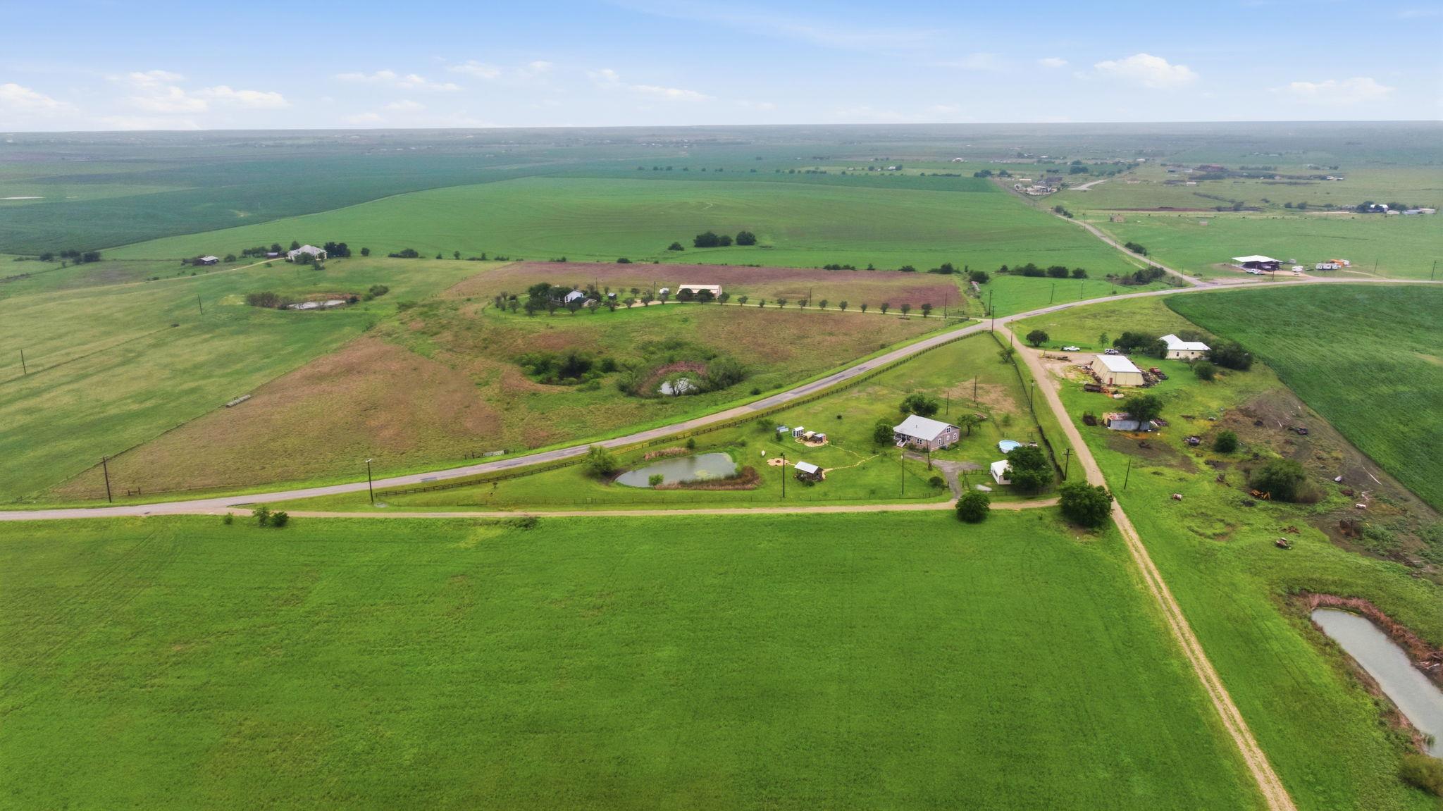 1000 County Road 458, Coupland, TX 78615