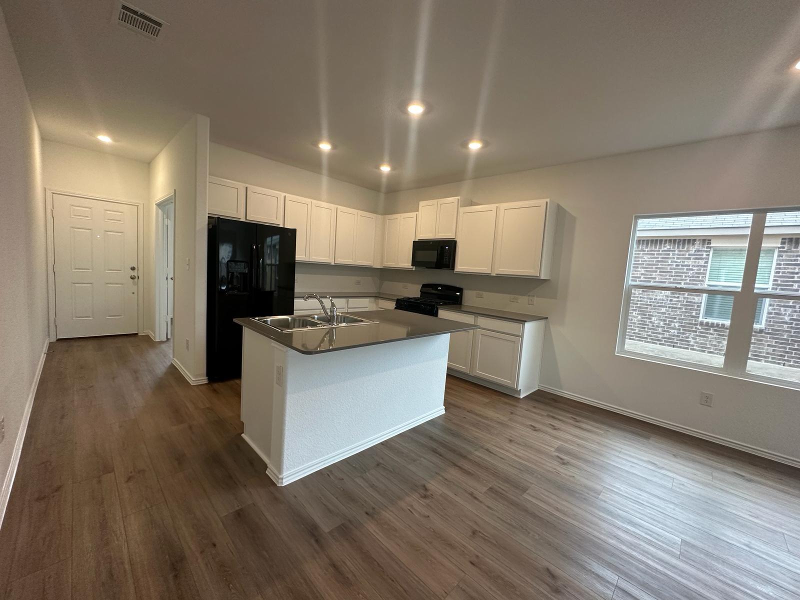 312 Sonterra Dr, San Marcos, TX 78666