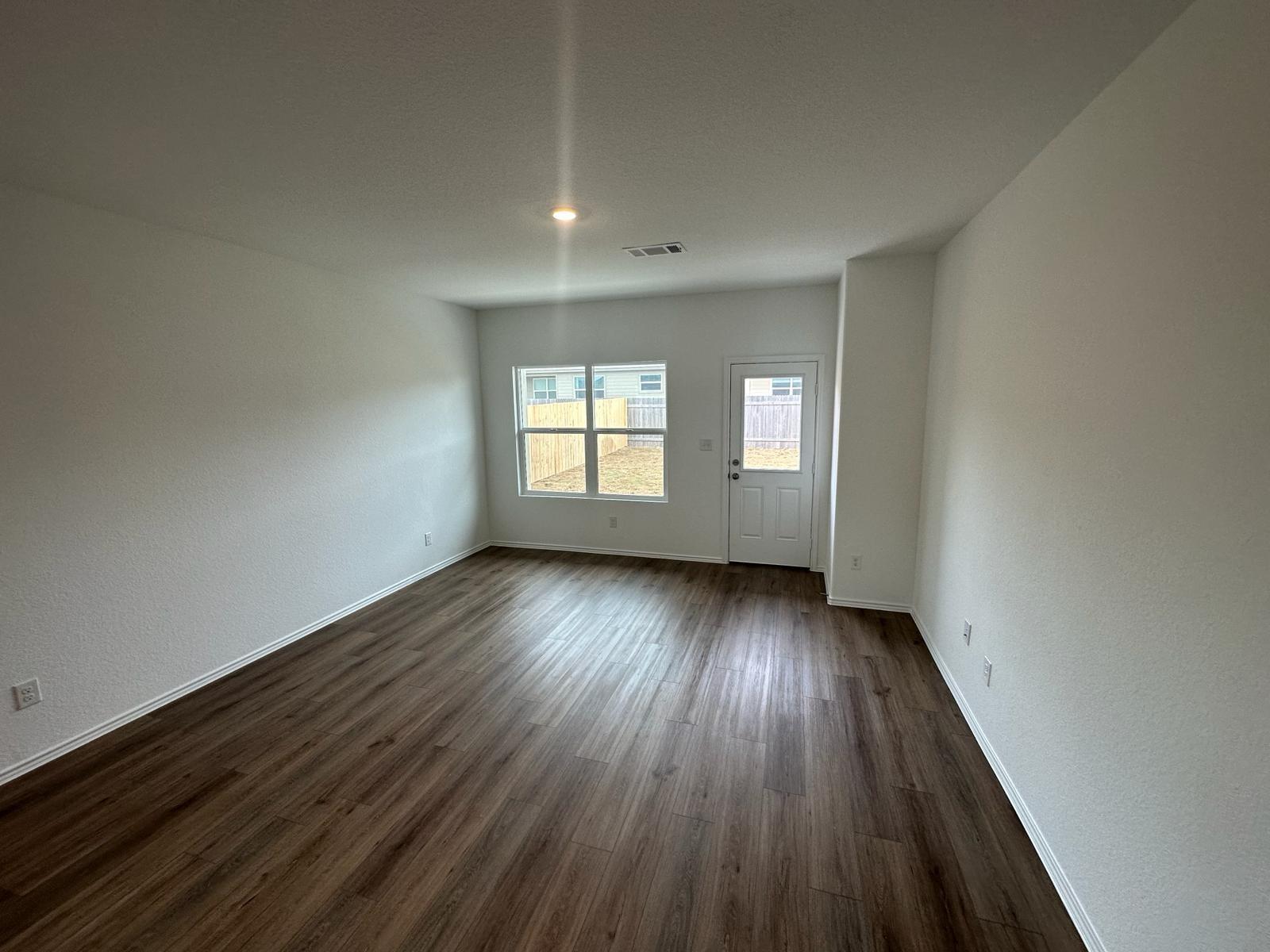 312 Sonterra Dr, San Marcos, TX 78666