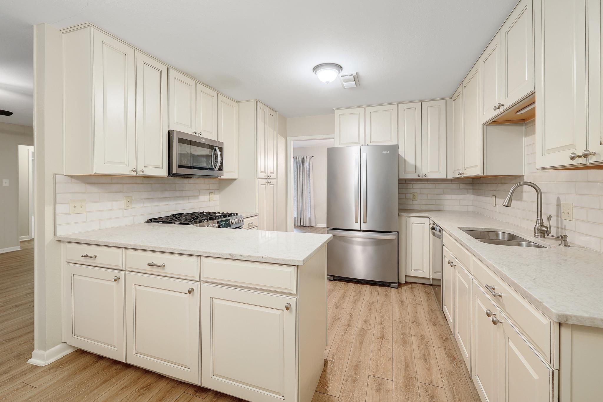 8609 Melshire Dr, Austin, TX 78757