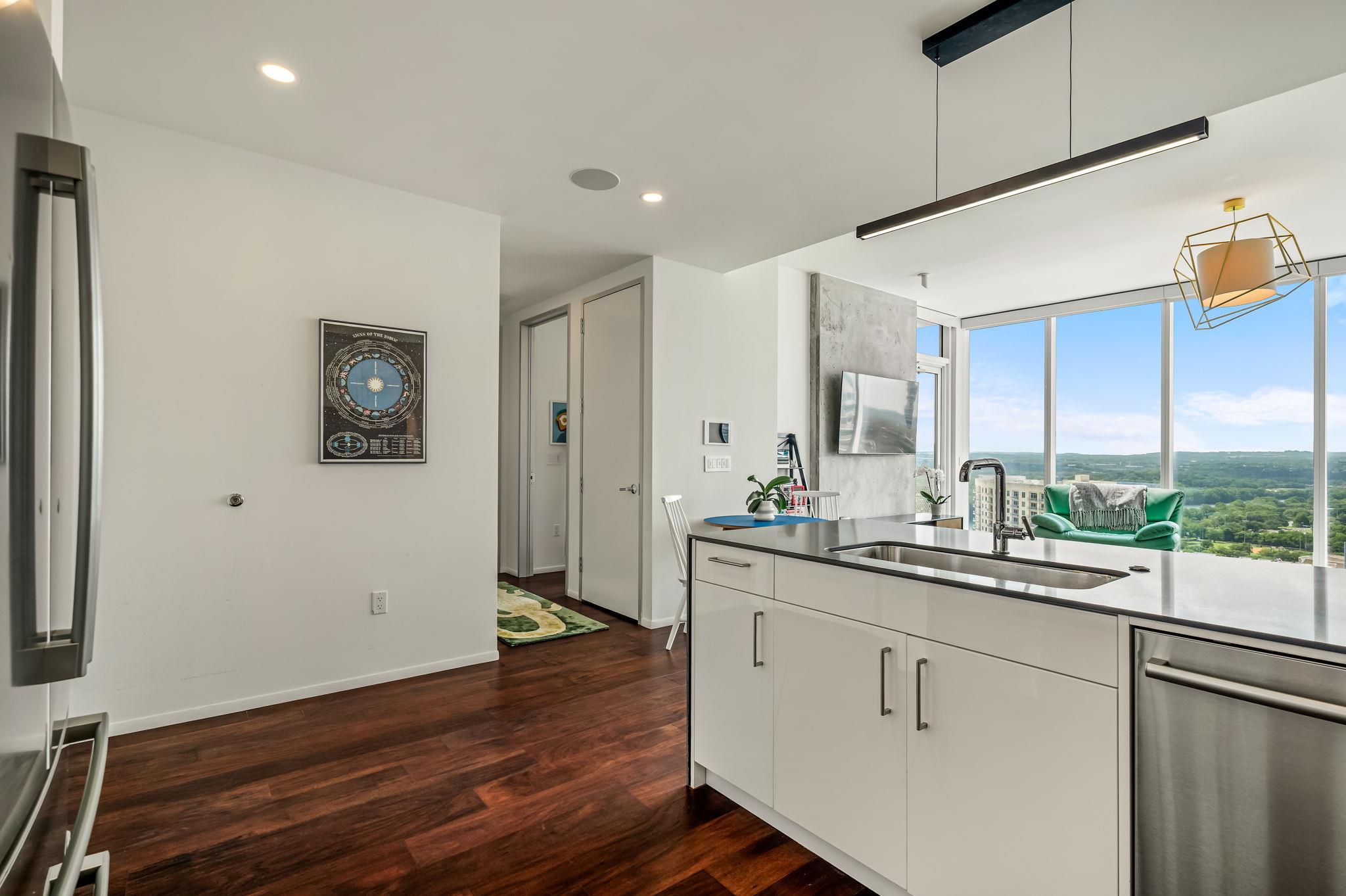 301 West Ave # 2009, Austin, TX 78701