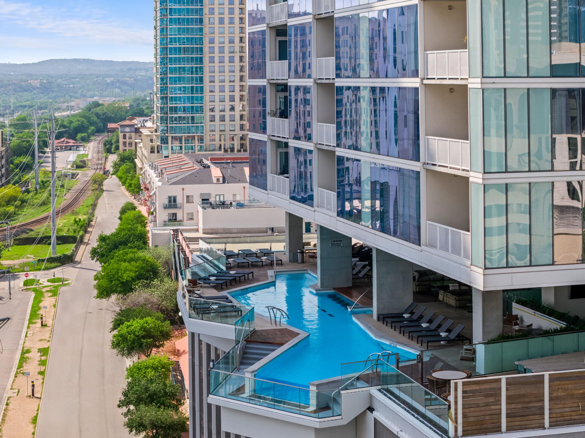 301 West Ave # 2009, Austin, TX 78701