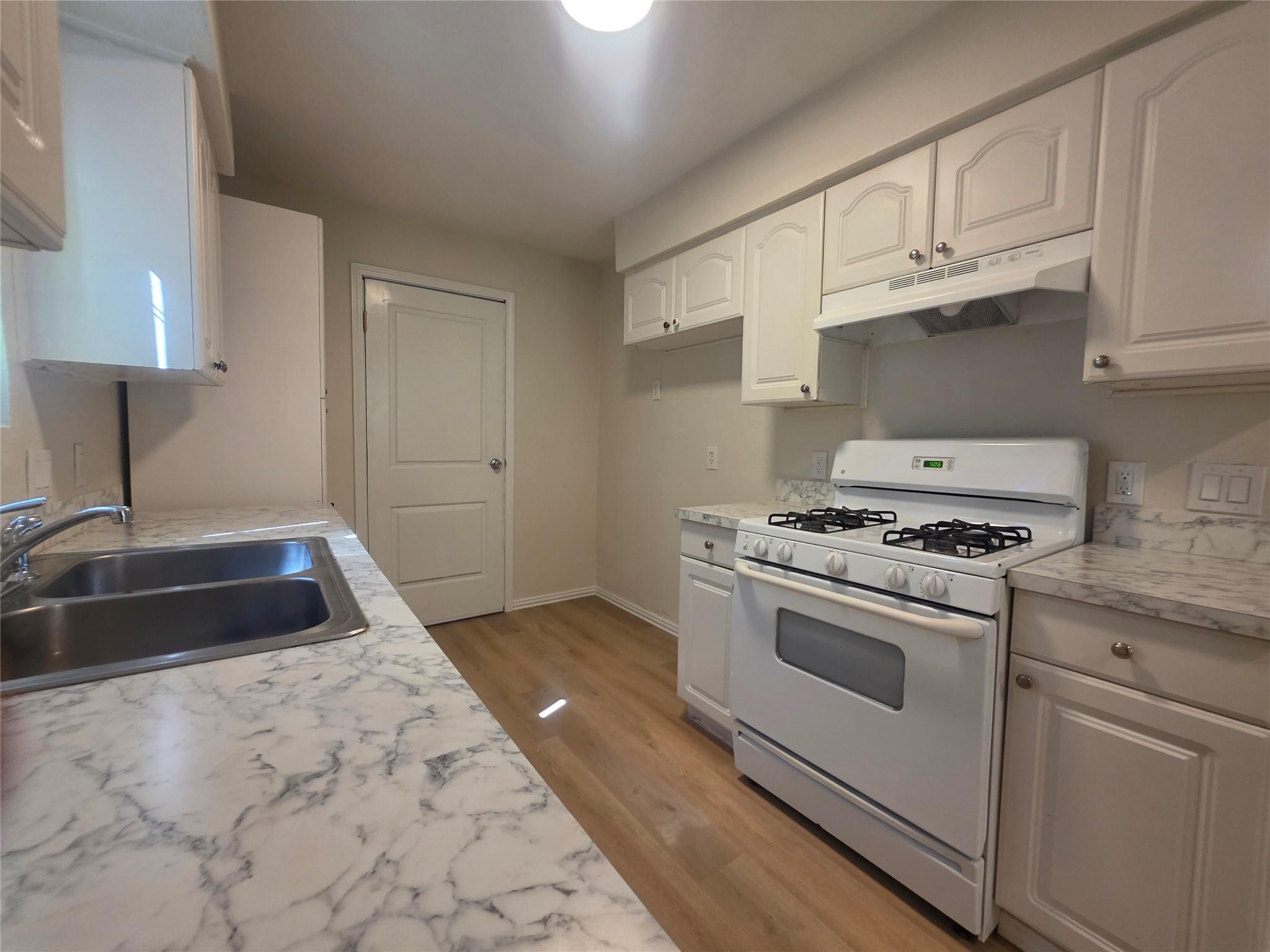 104 E Eggleston St, Manor, TX 78653