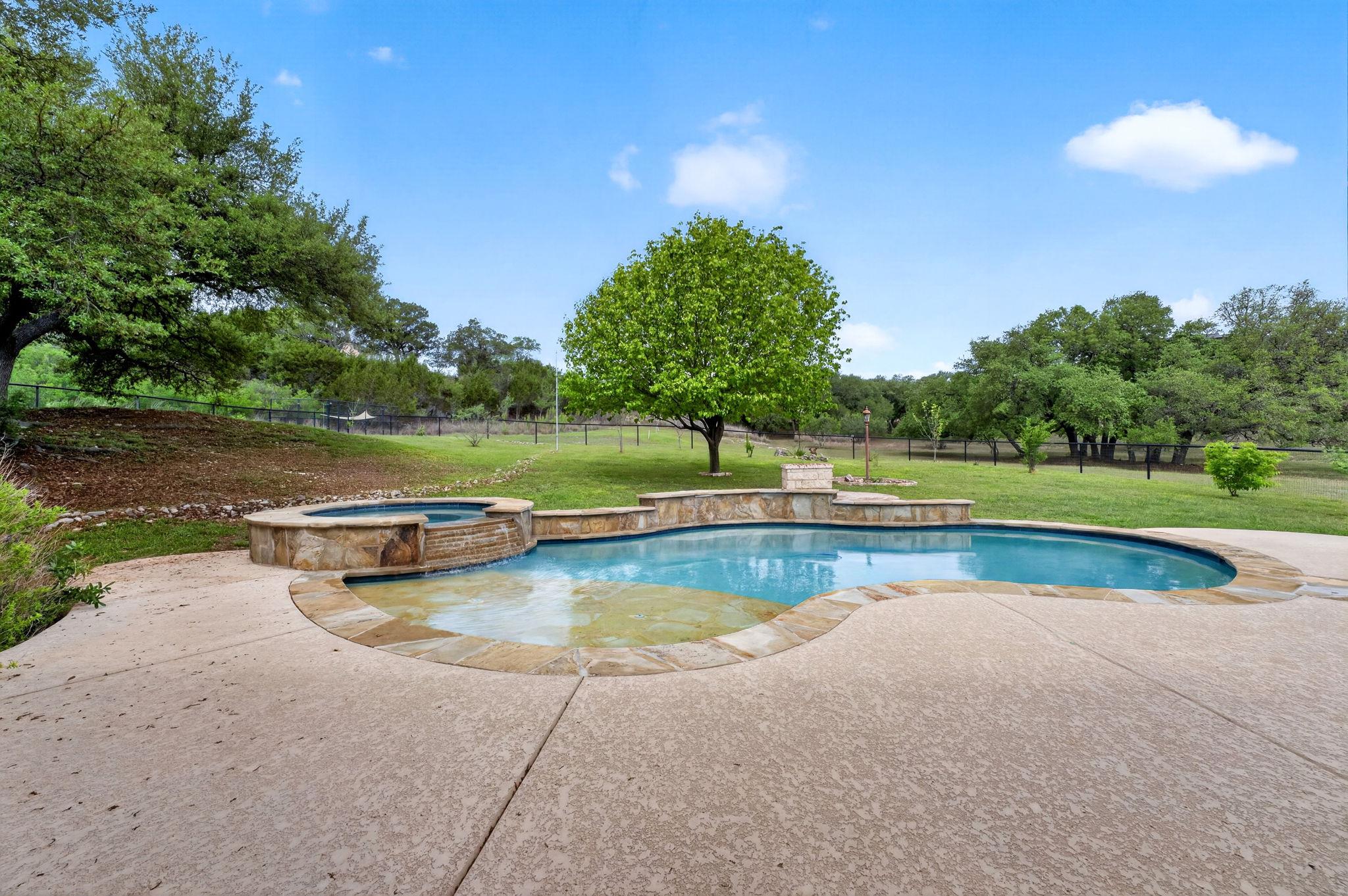 123 GROSBEAK Dr, Spring Branch, TX 78070