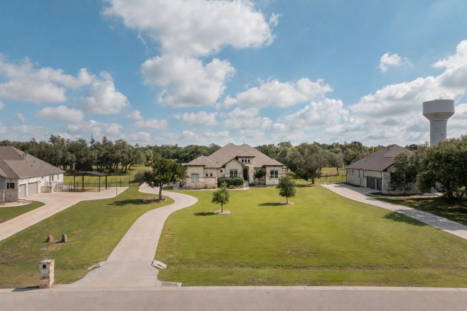 893 Blue Ridge Dr, Dripping Springs, TX 78620