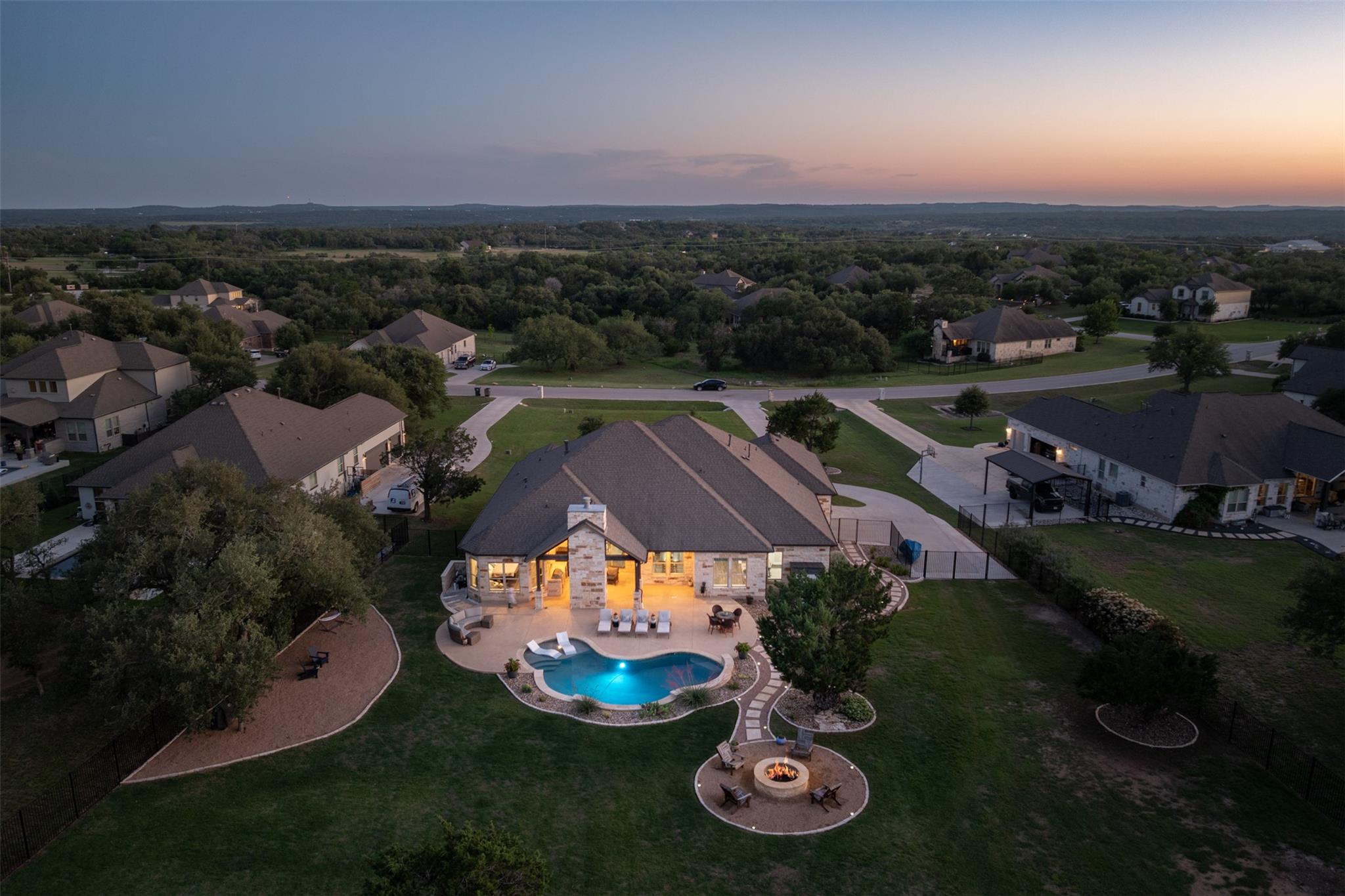 893 Blue Ridge Dr, Dripping Springs, TX 78620