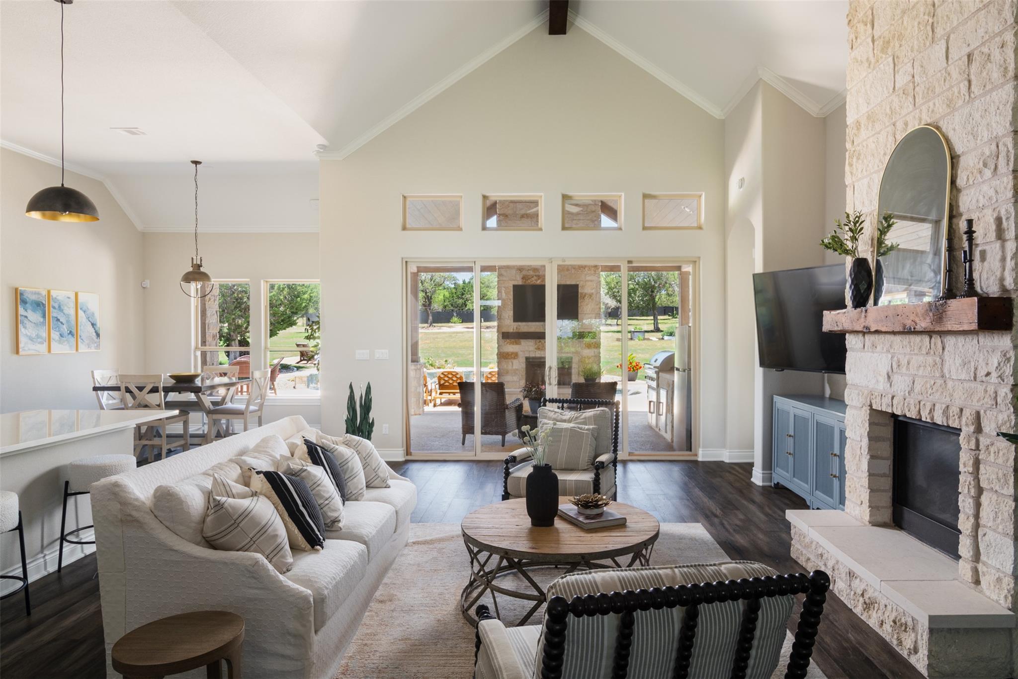 893 Blue Ridge Dr, Dripping Springs, TX 78620