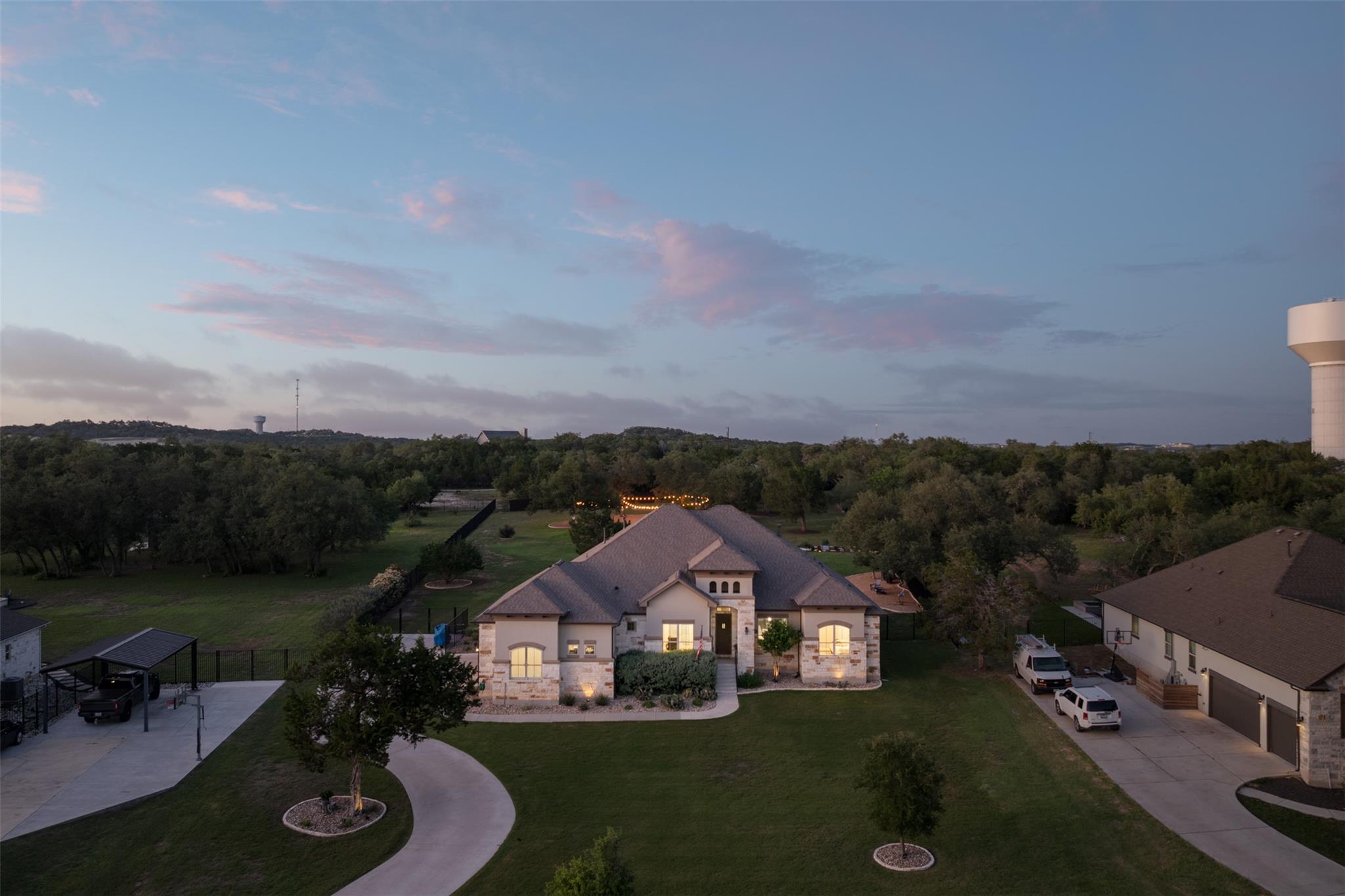893 Blue Ridge Dr, Dripping Springs, TX 78620