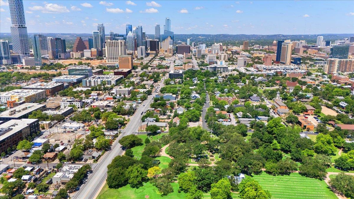 1205 E 8th St, Austin, TX 78702
