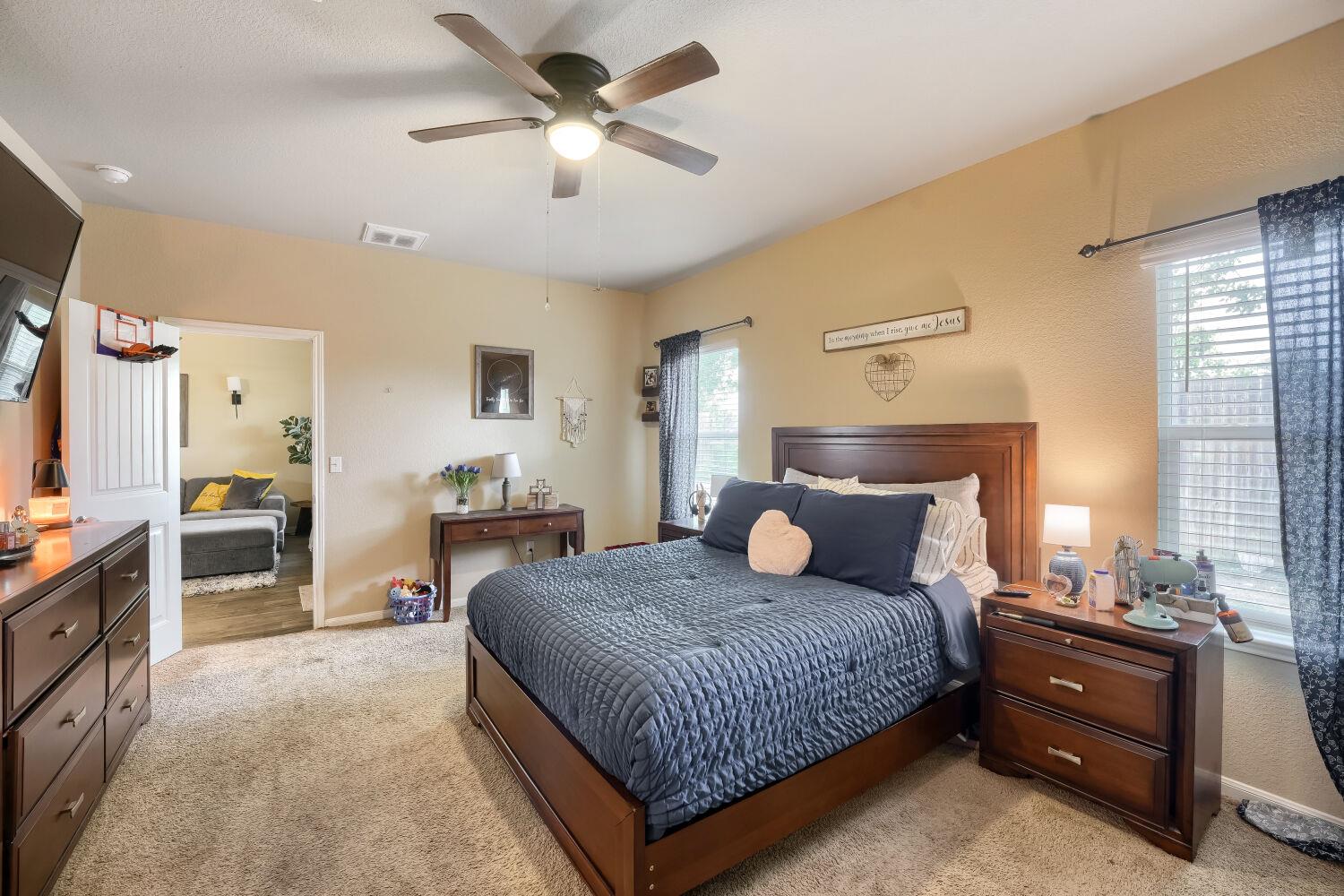 274 Orchard Ln, Kyle, TX 78640