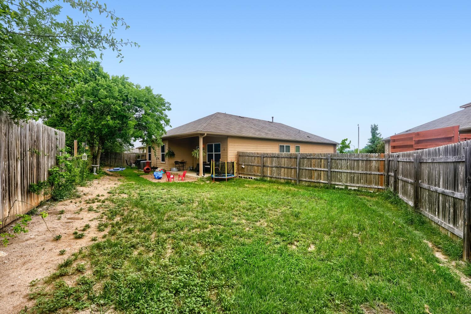 274 Orchard Ln, Kyle, TX 78640