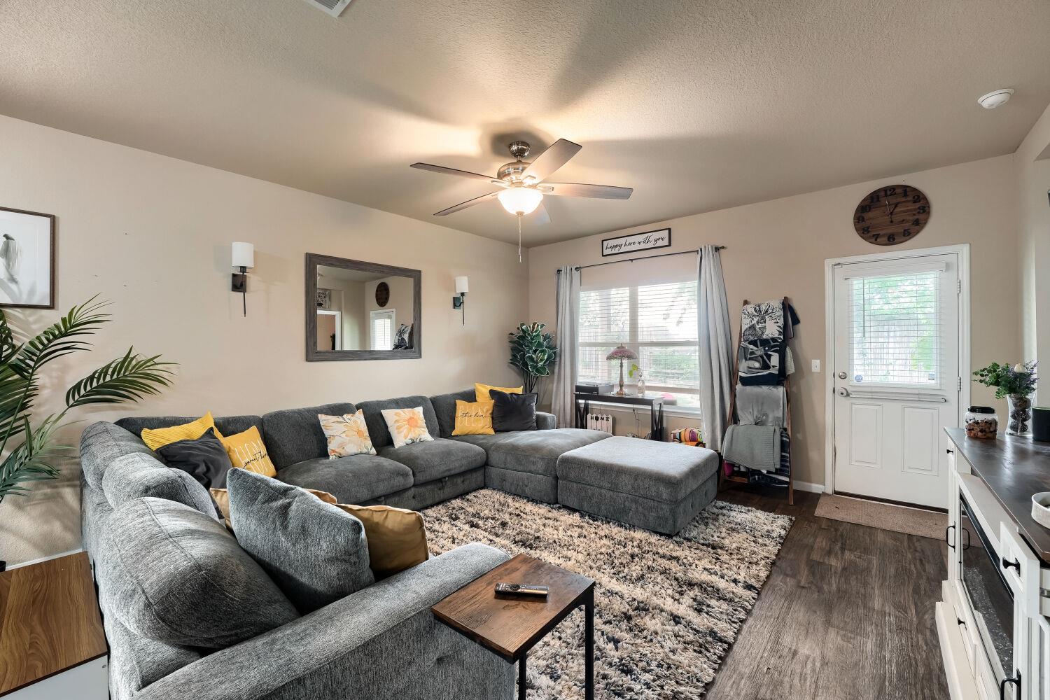 274 Orchard Ln, Kyle, TX 78640