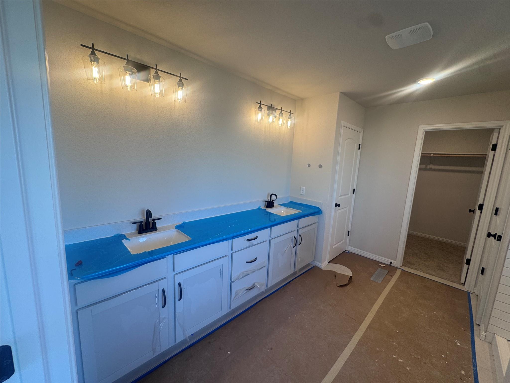 331 Willow Heights Dr, Hutto, TX 78634