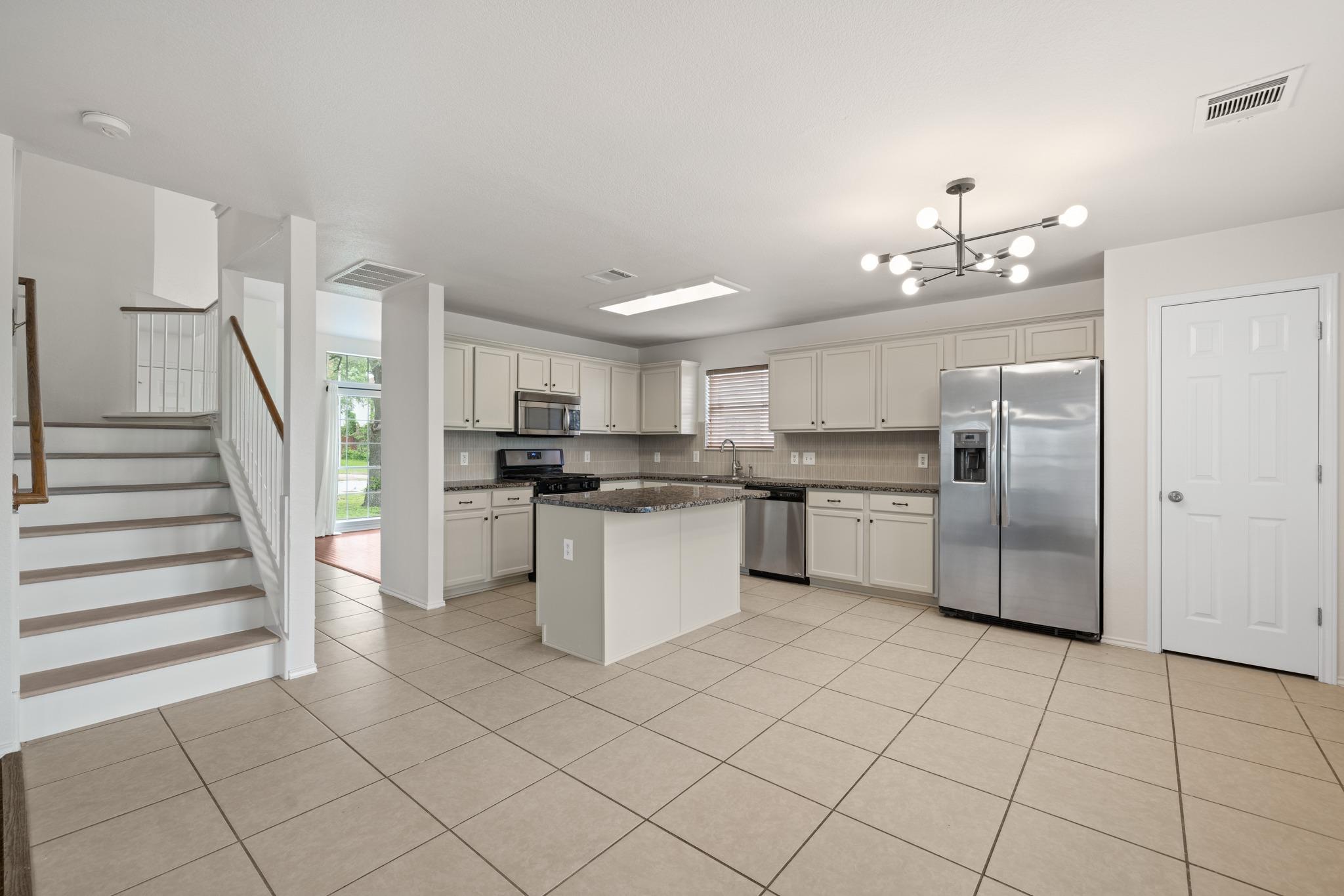 725 Leann Ln, Cedar Park, TX 78613