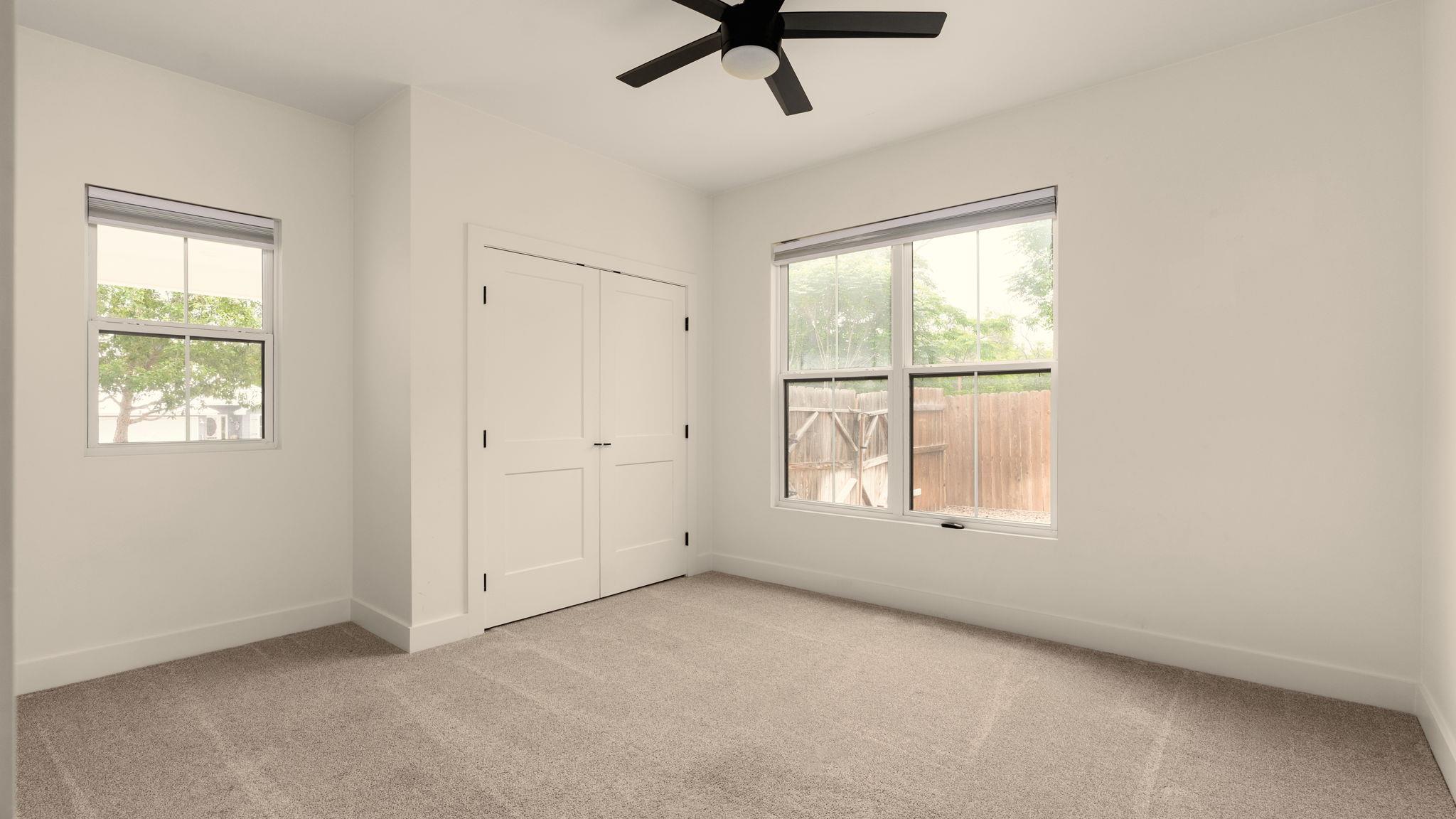 402 E Ash Dr, Johnson City, TX 78636