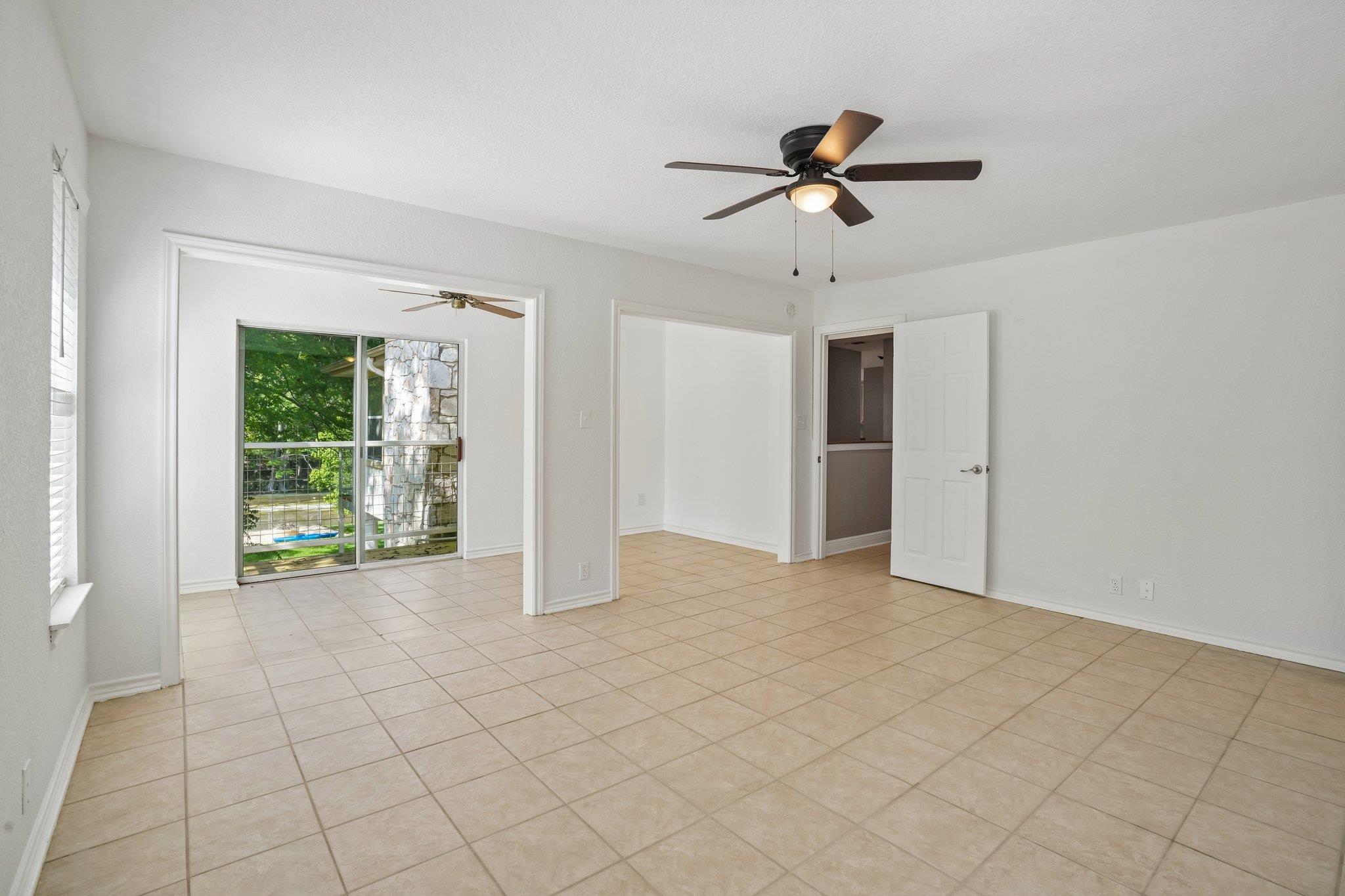 716 River Cliff Dr, Canyon Lake, TX 78133
