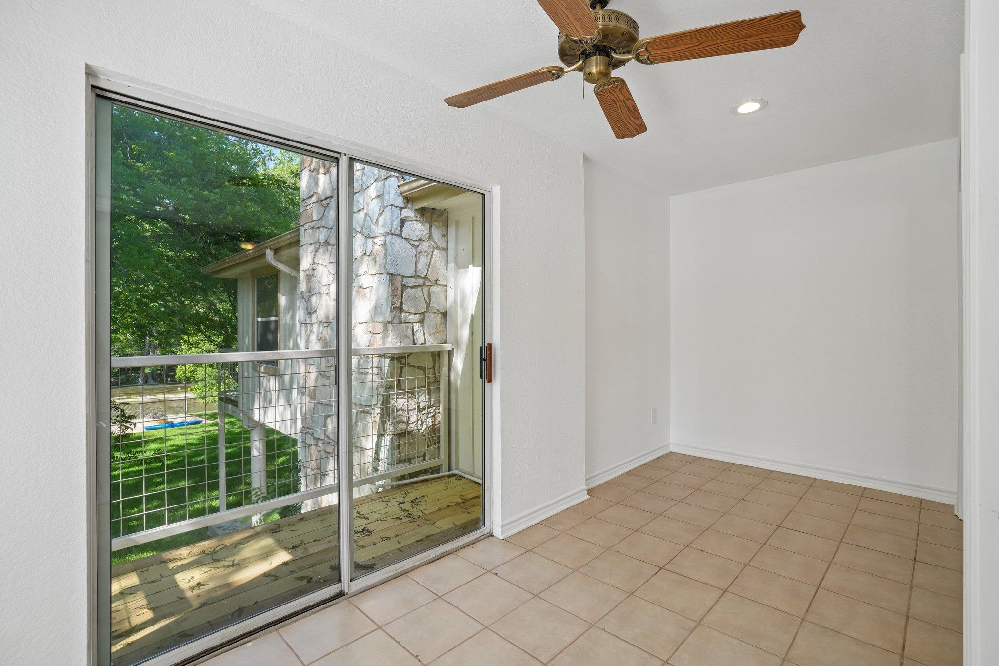 716 River Cliff Dr, Canyon Lake, TX 78133