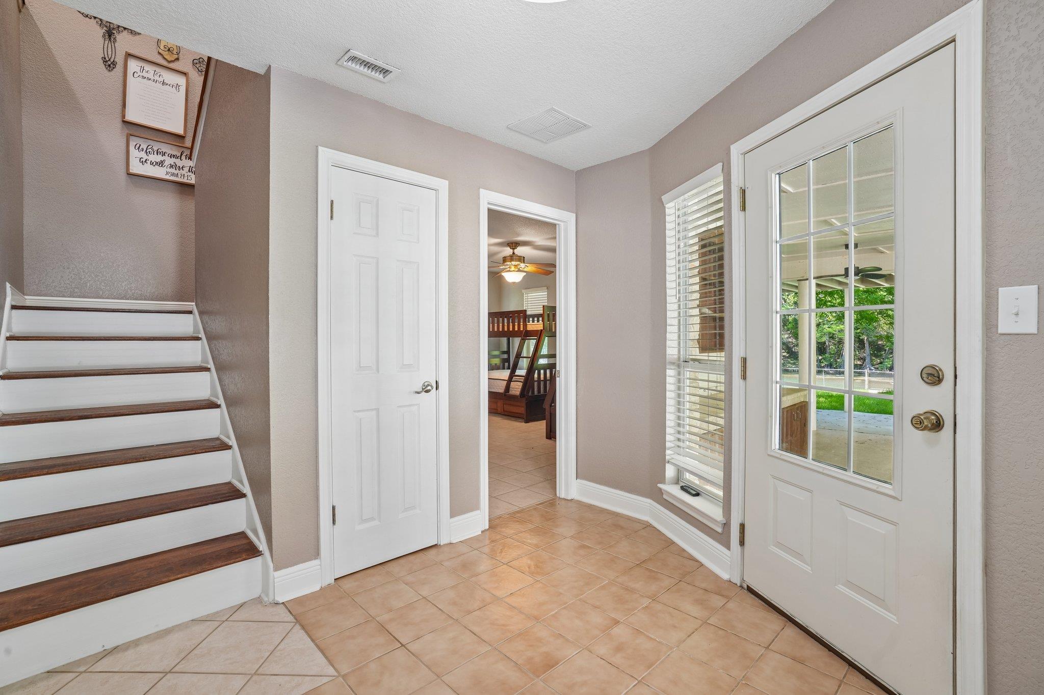 716 River Cliff Dr, Canyon Lake, TX 78133