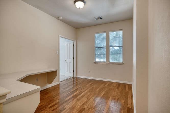 8518 Cahill Dr # 26, Austin, TX 78729