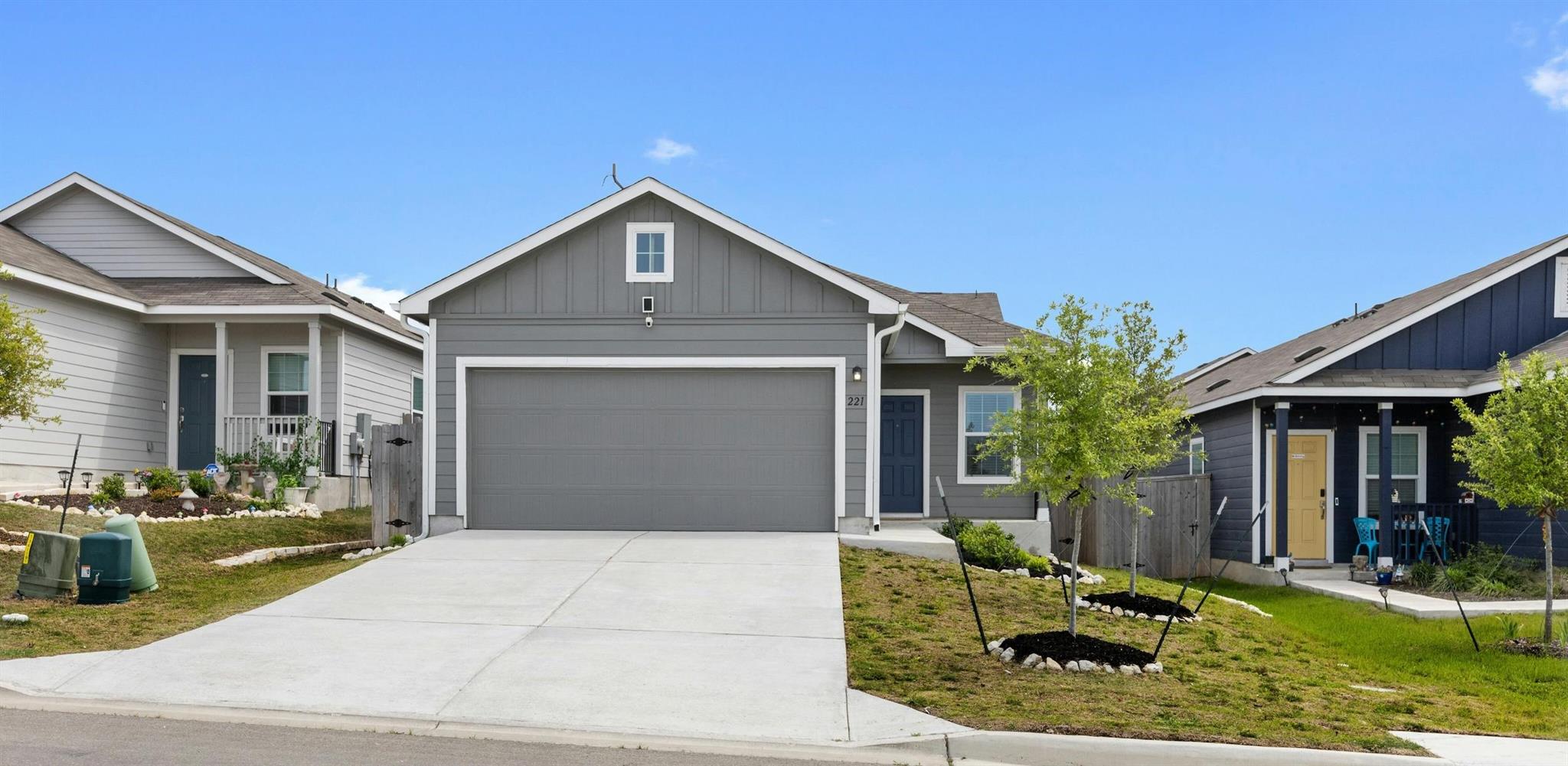 221 Barbary Coast Ln, Jarrell, TX 76537
