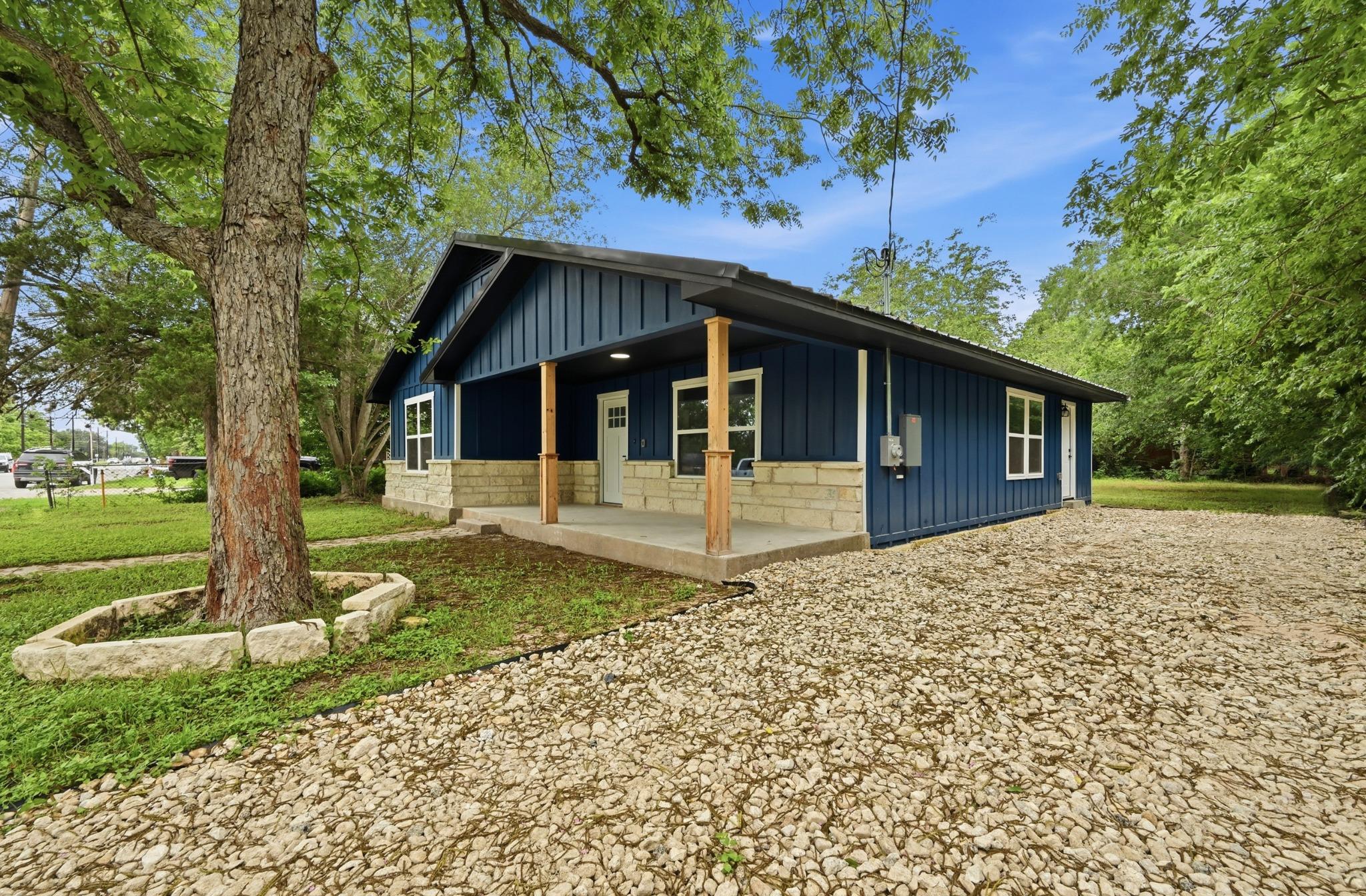 827 Clearfork St, Lockhart, TX 78644