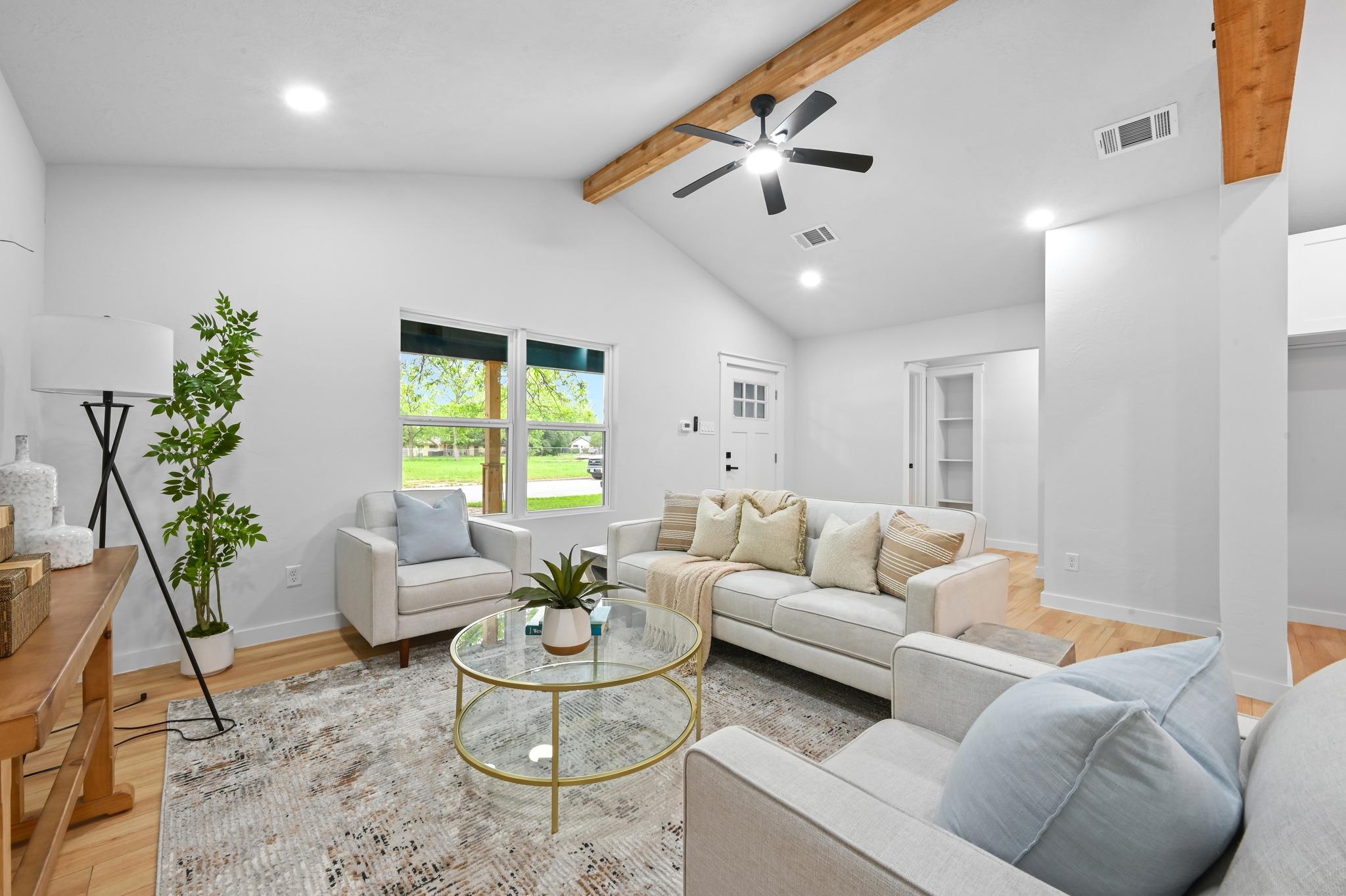 827 Clearfork St, Lockhart, TX 78644