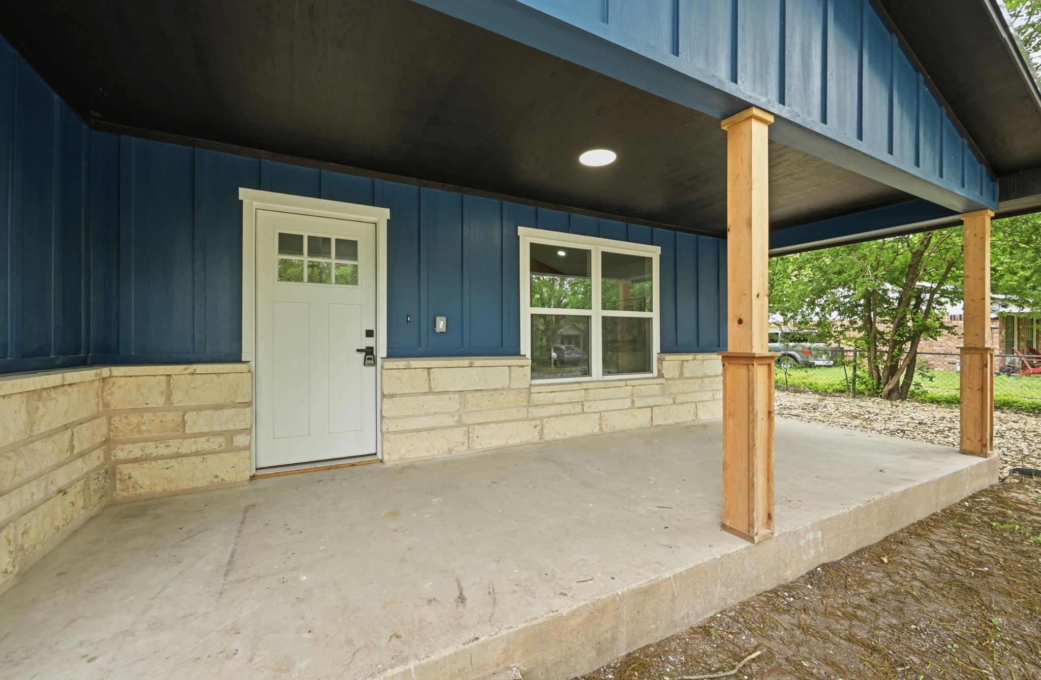 827 Clearfork St, Lockhart, TX 78644