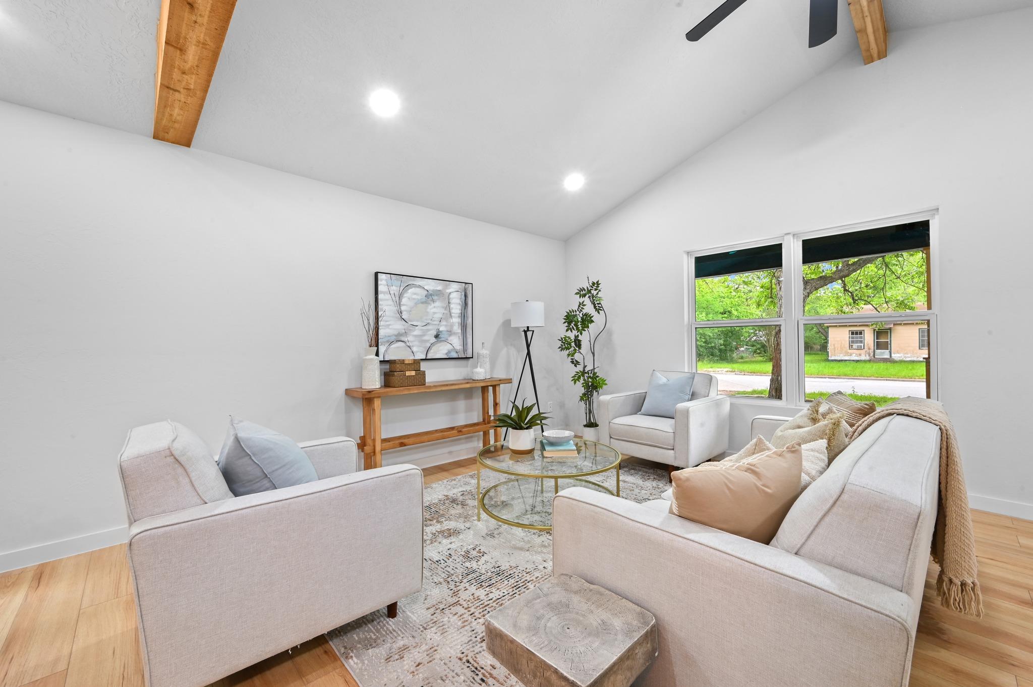827 Clearfork St, Lockhart, TX 78644