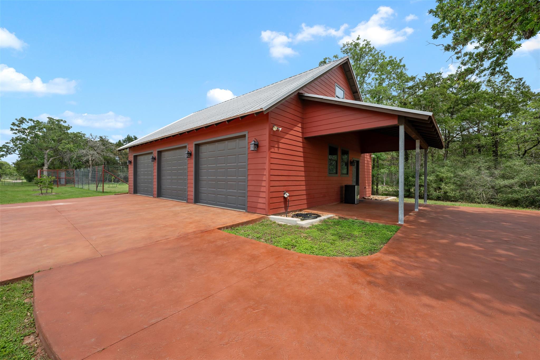 1304 E State Highway 71, West Point, TX 78963