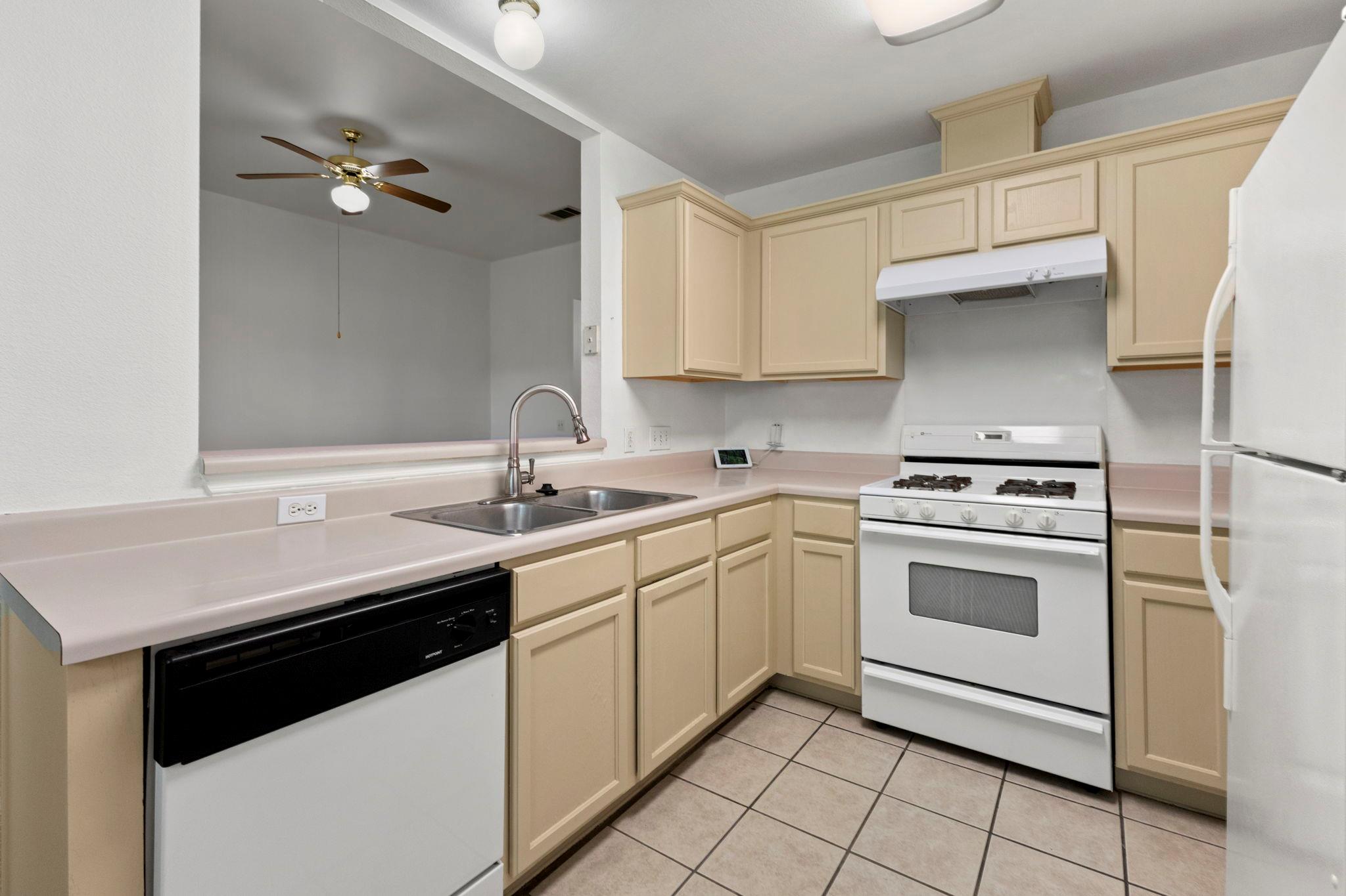 290 Bailey Loop, Kyle, TX 78640
