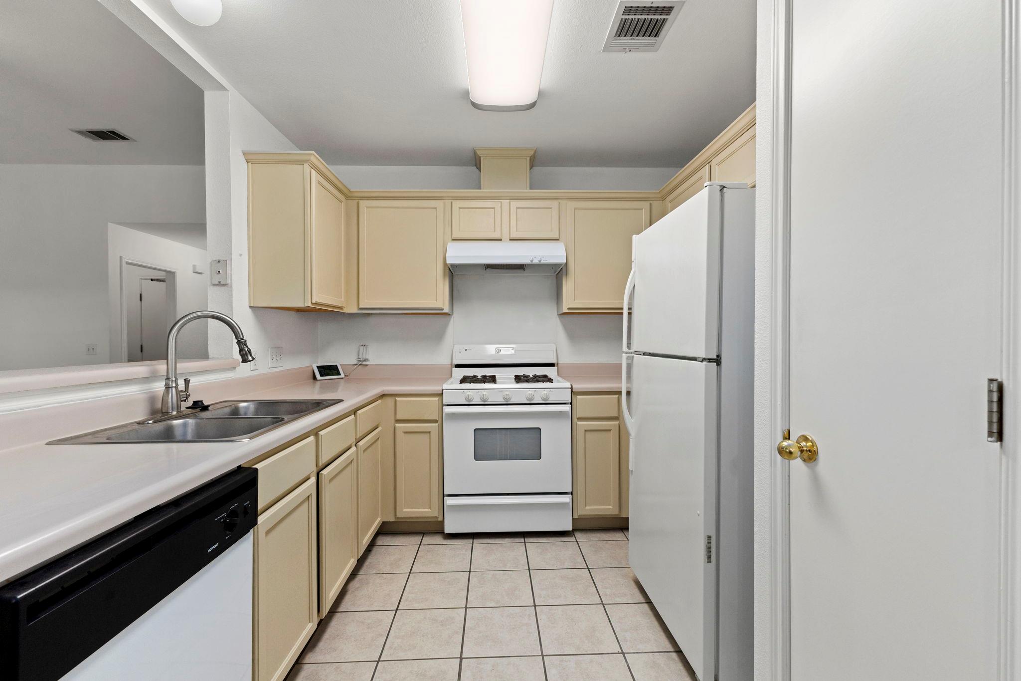 290 Bailey Loop, Kyle, TX 78640