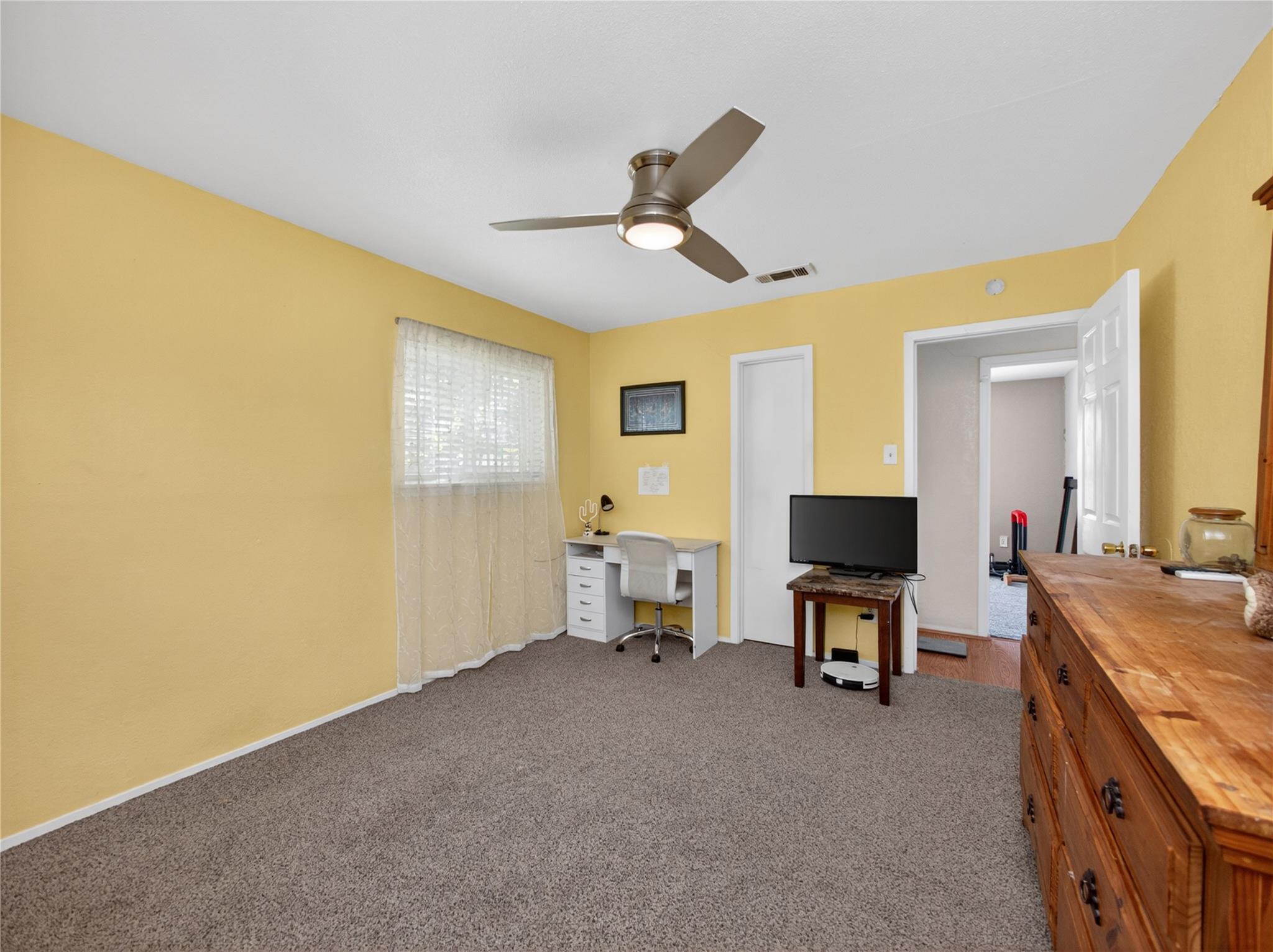 719 W Karnes Dr, Robinson, TX 76706