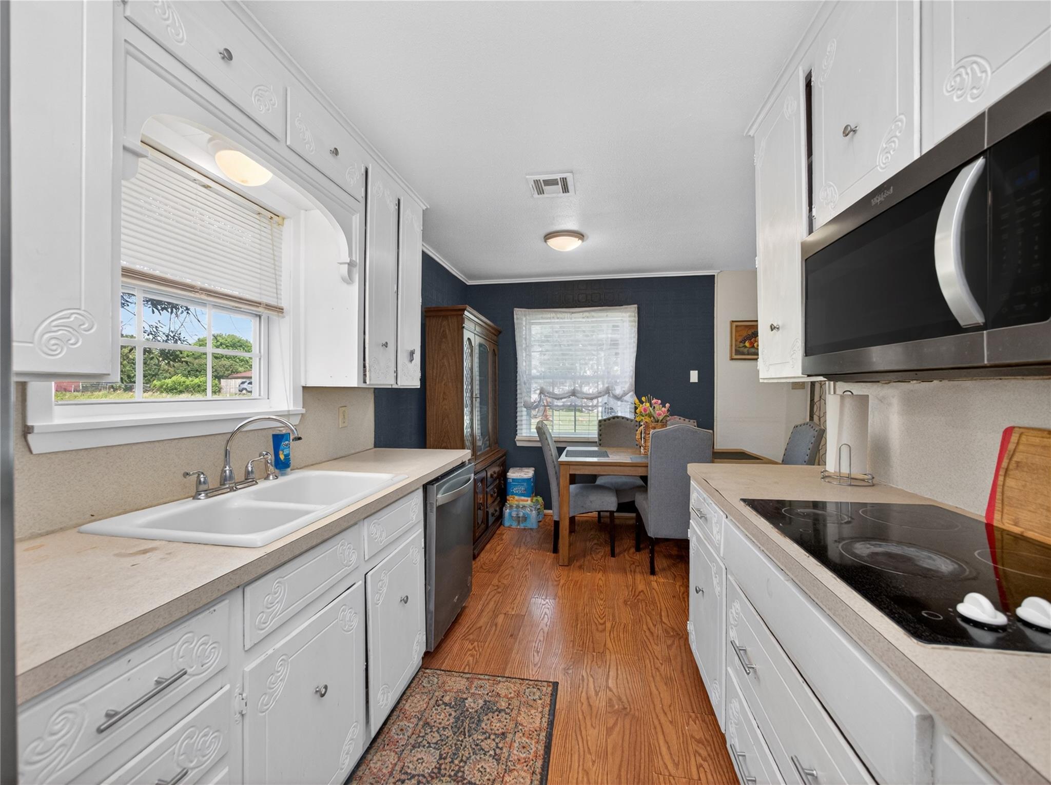 719 W Karnes Dr, Robinson, TX 76706