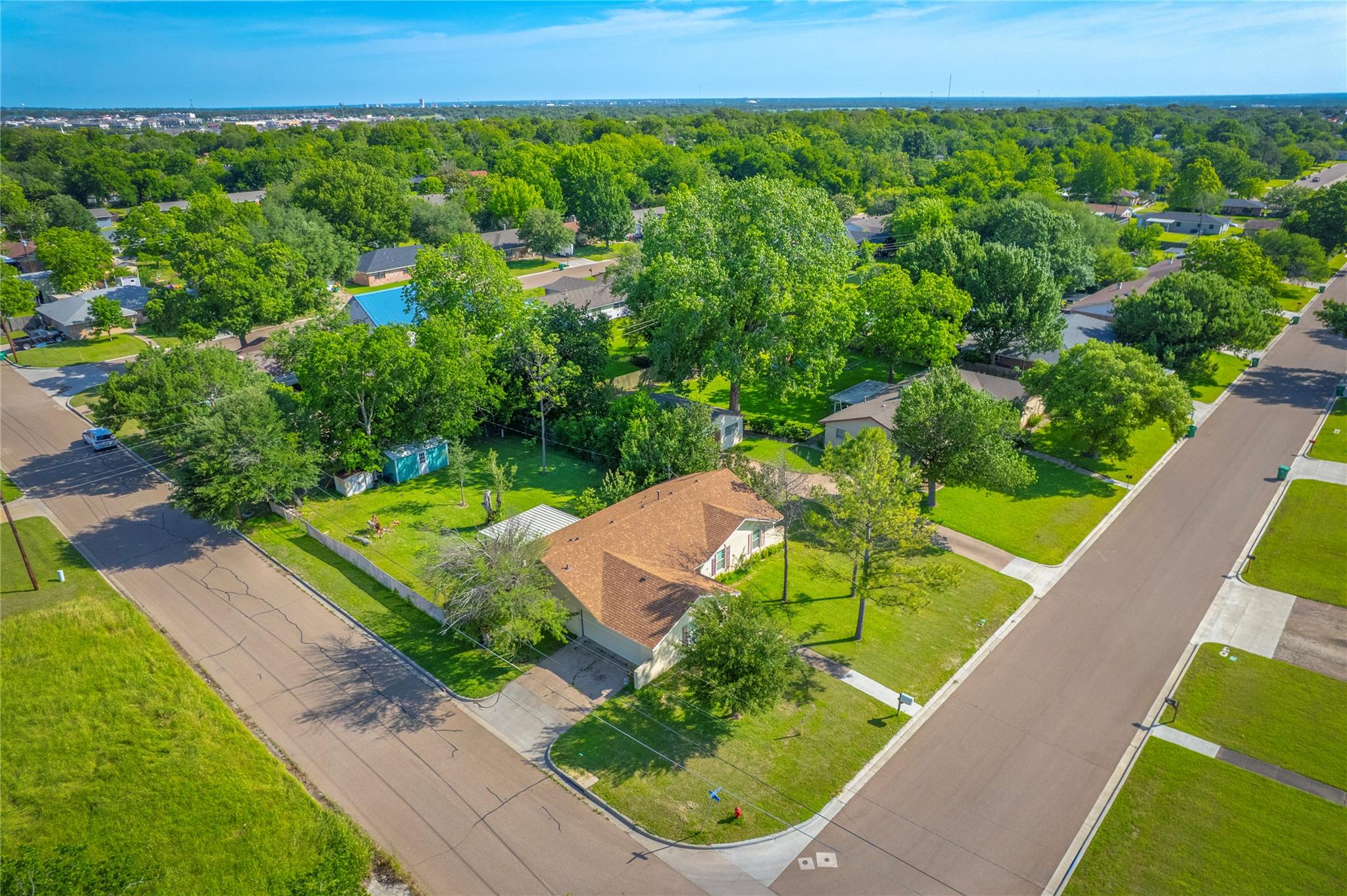 719 W Karnes Dr, Robinson, TX 76706