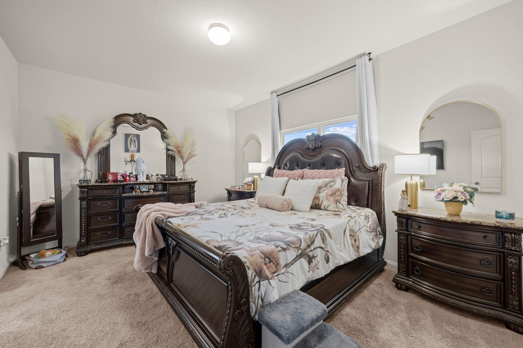660 Yearwood Ln, Jarrell, TX 76537