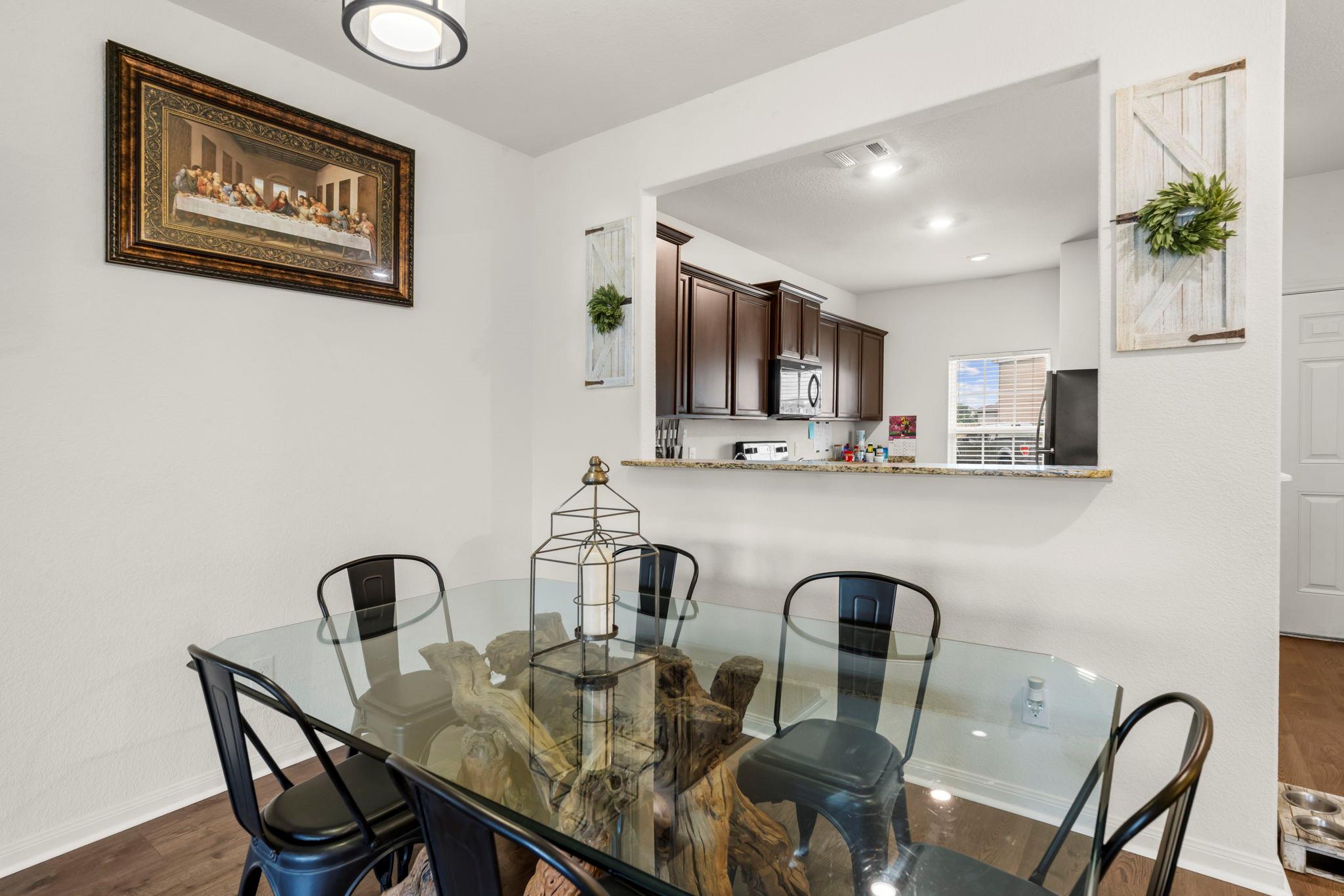 660 Yearwood Ln, Jarrell, TX 76537