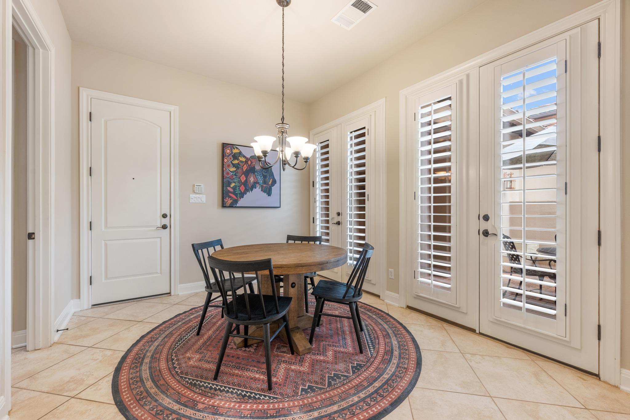 2813 University Club Dr, Austin, TX 78732