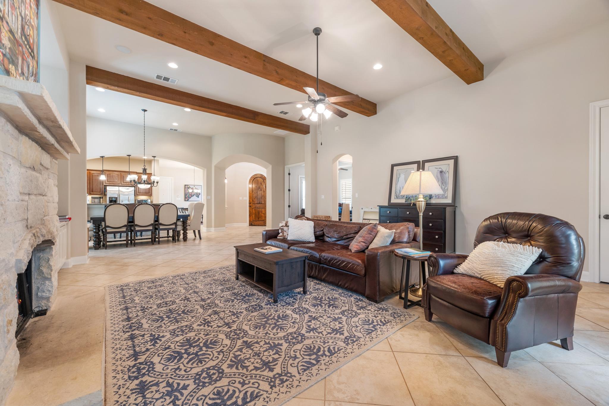 2813 University Club Dr, Austin, TX 78732