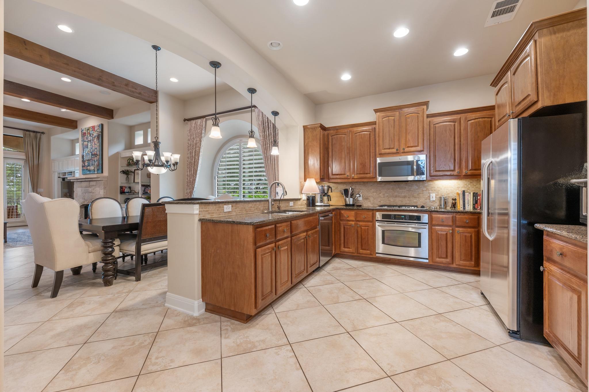 2813 University Club Dr, Austin, TX 78732
