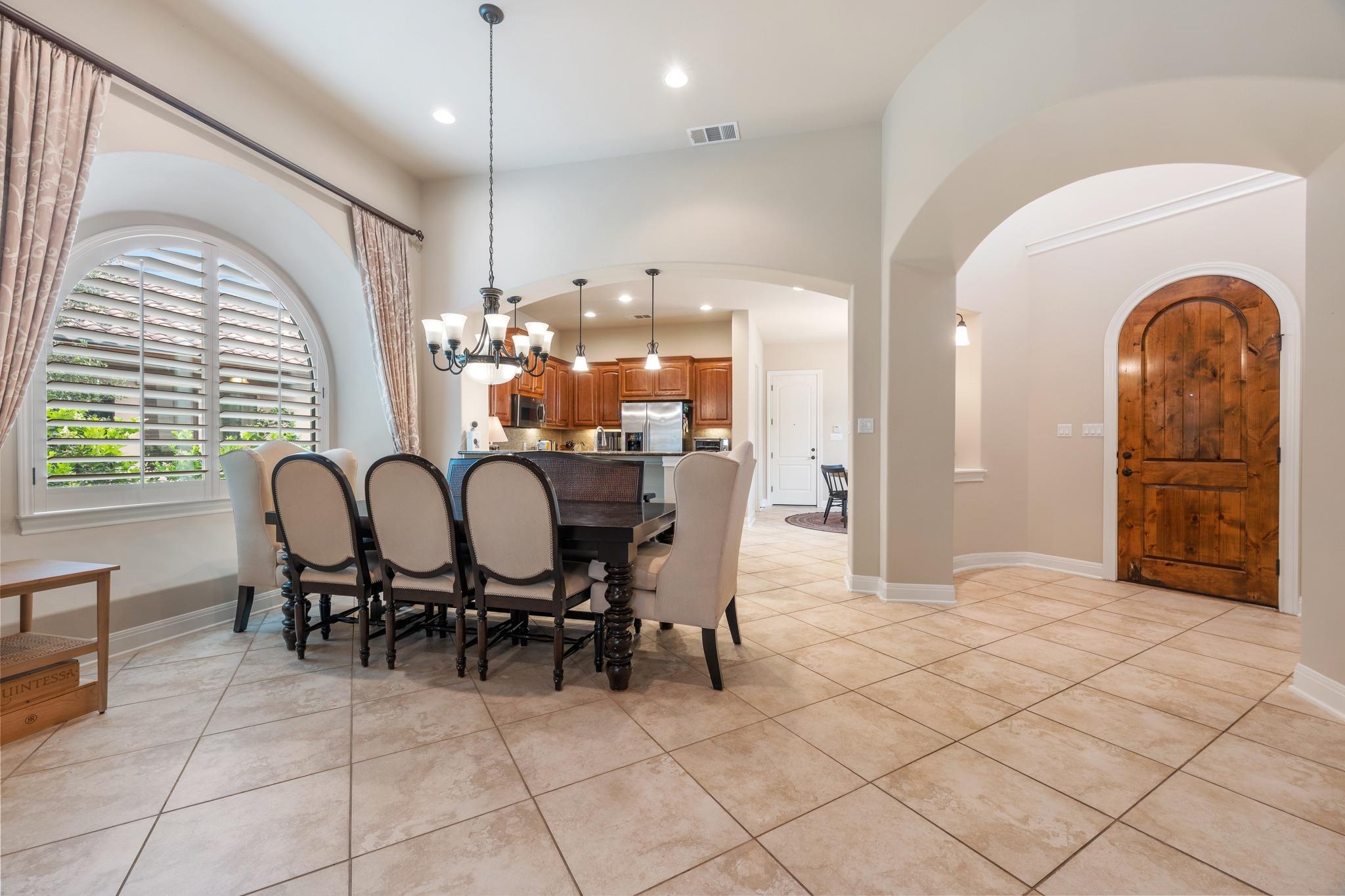 2813 University Club Dr, Austin, TX 78732